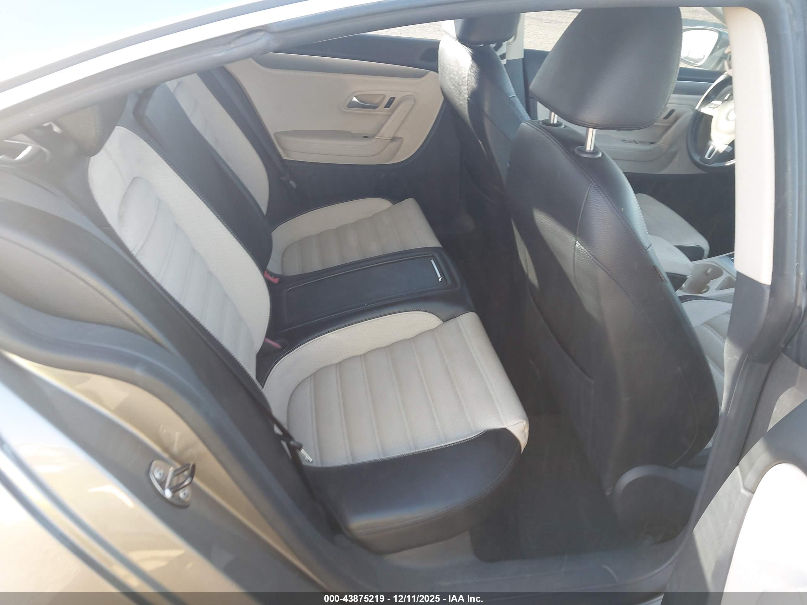VOLKSWAGEN CC image 8