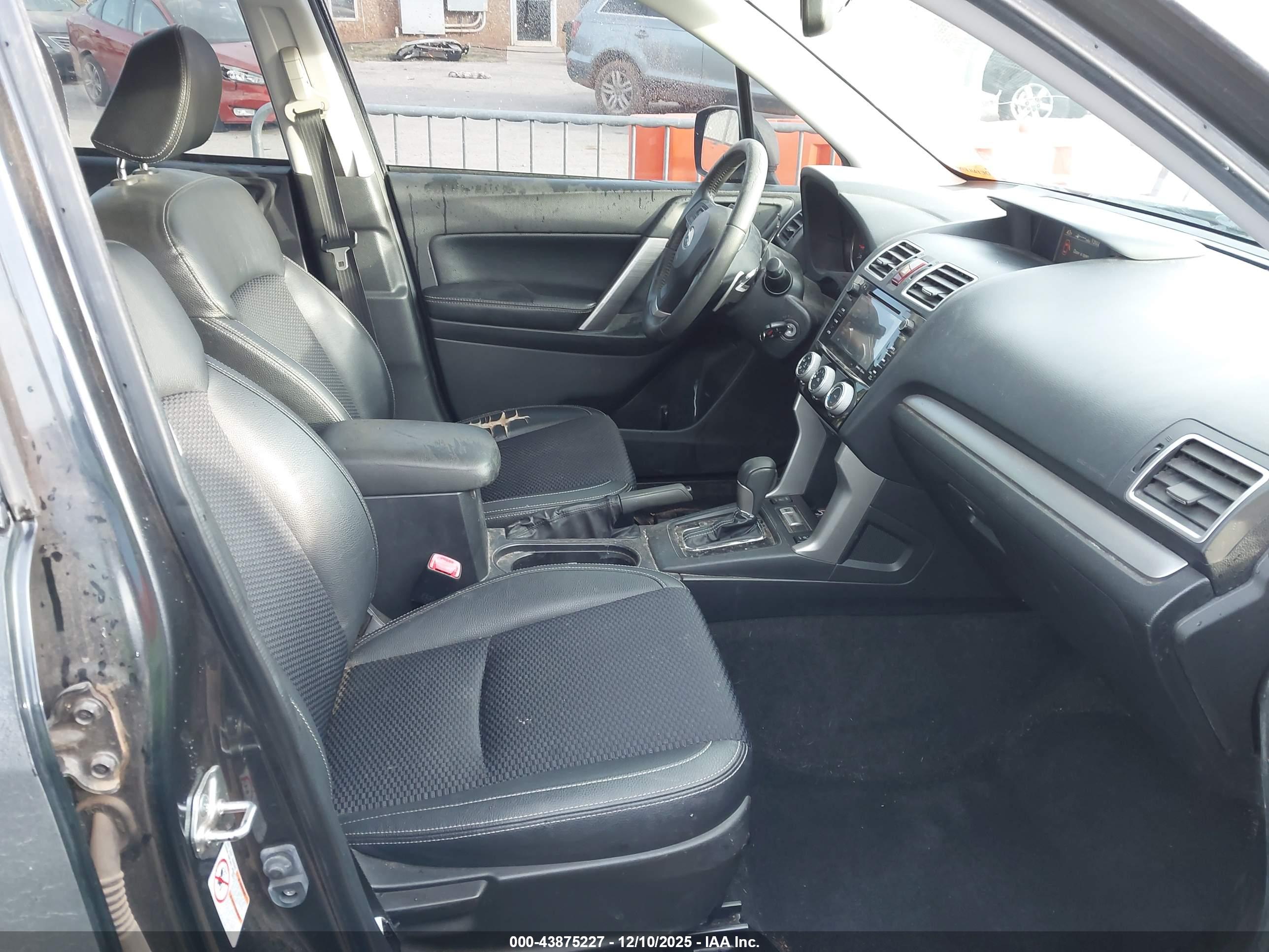 SUBARU FORESTER image 5