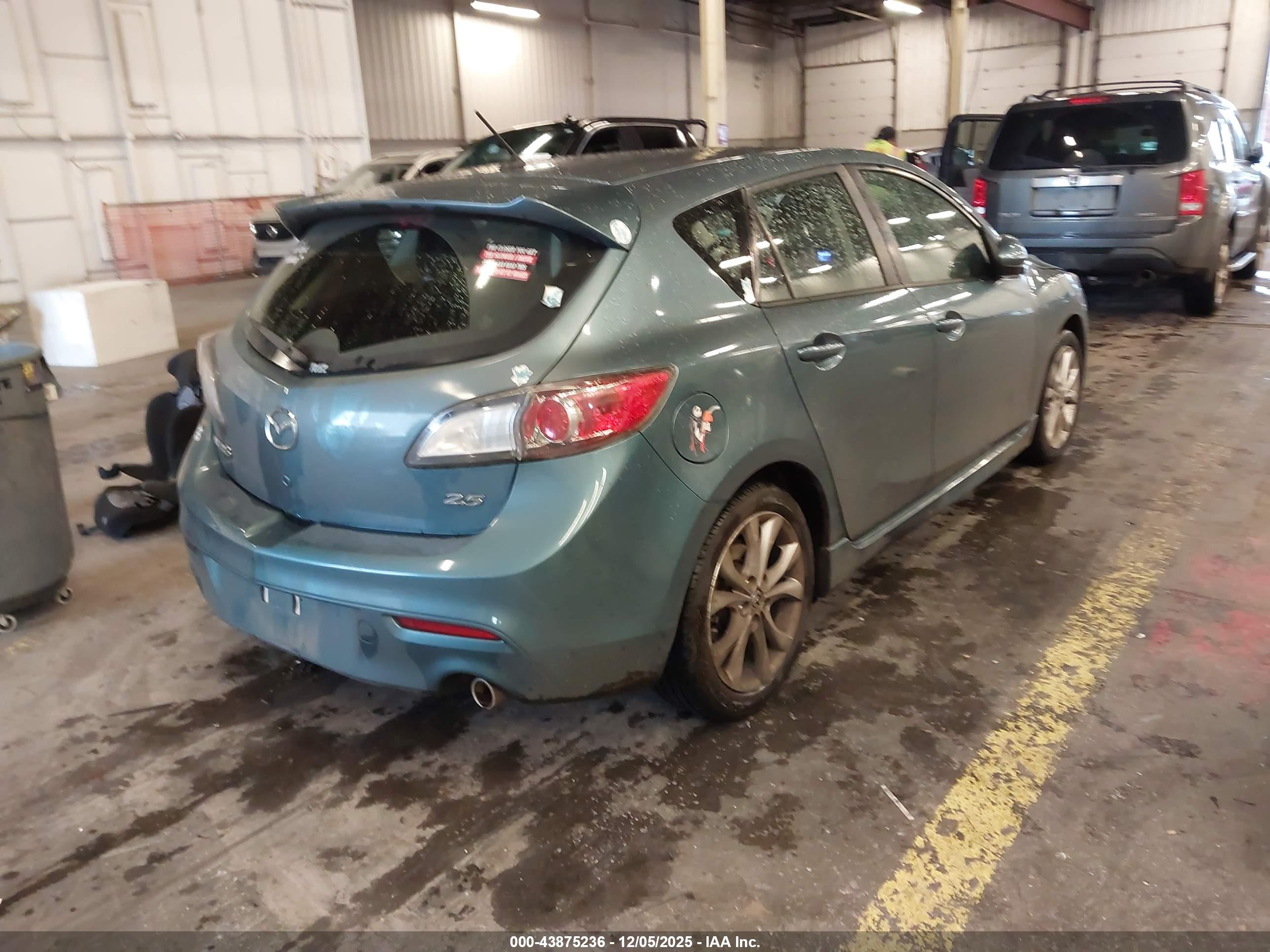 MAZDA MAZDA3 image 4