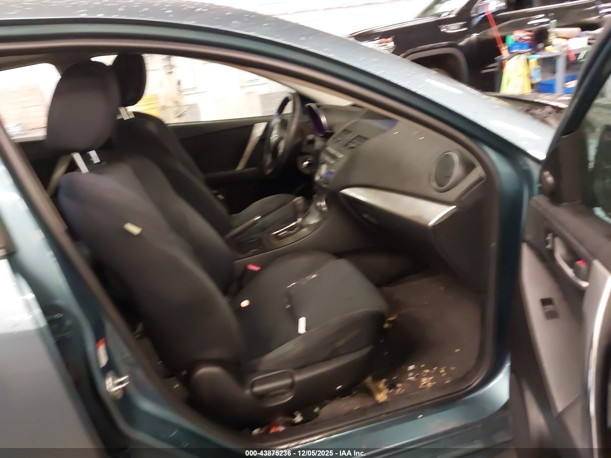 MAZDA MAZDA3 image 5