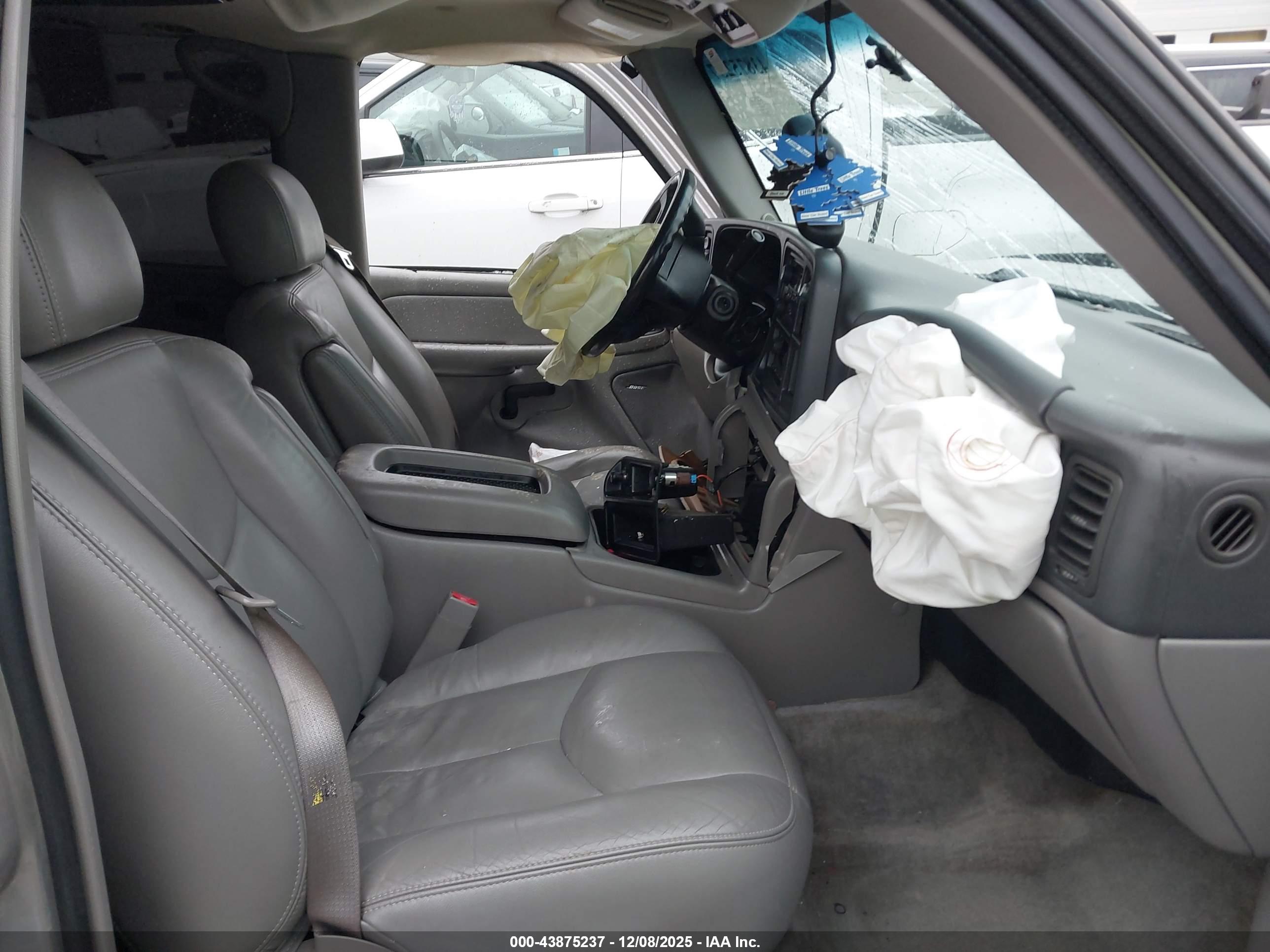 CHEVROLET TAHOE image 5
