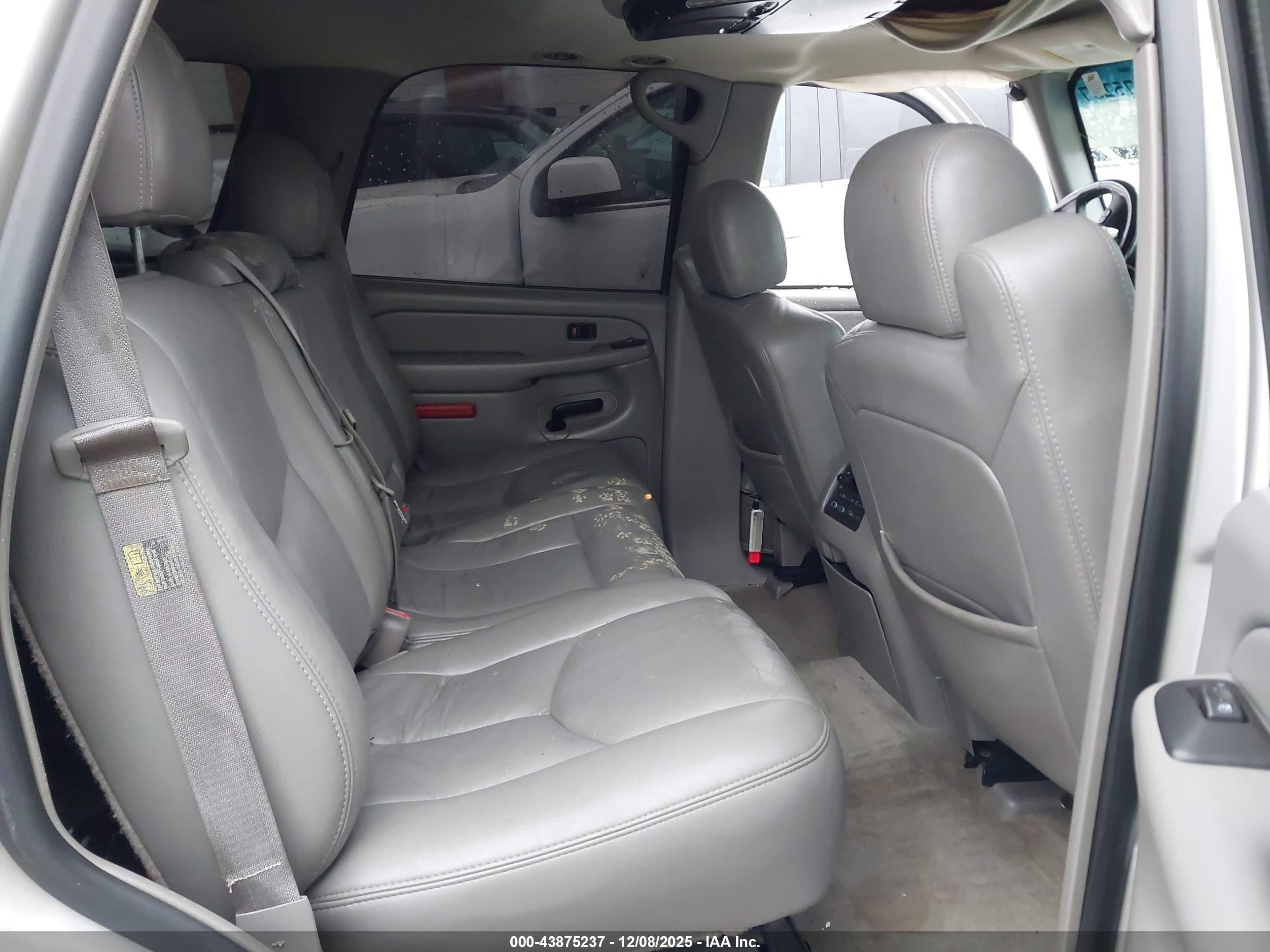CHEVROLET TAHOE image 8