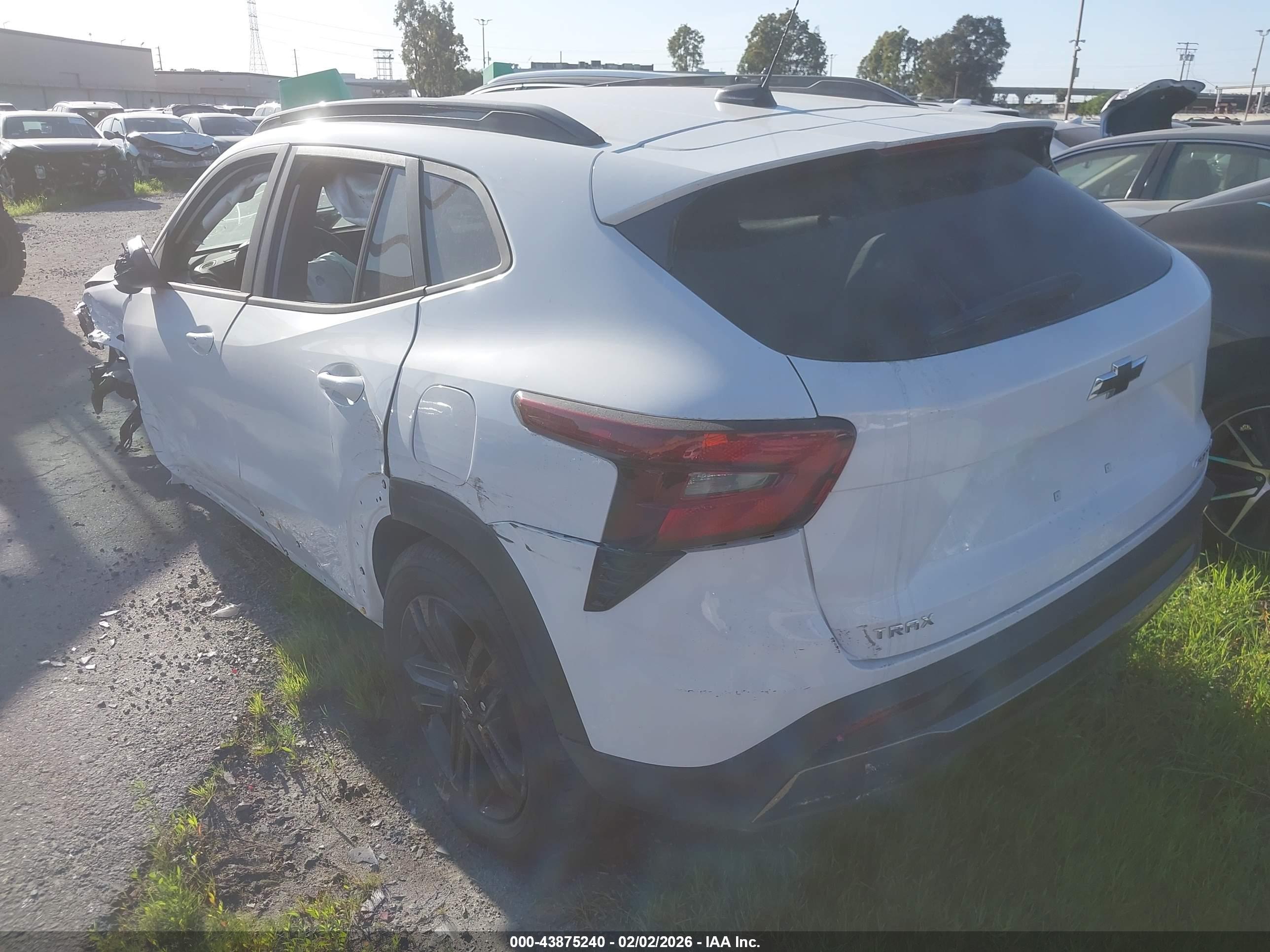 CHEVROLET TRAX image 3