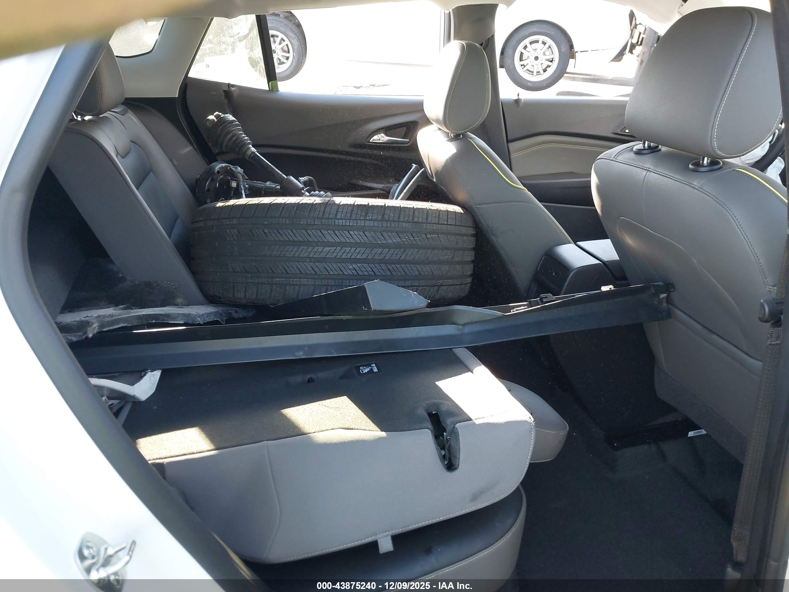 CHEVROLET TRAX image 8