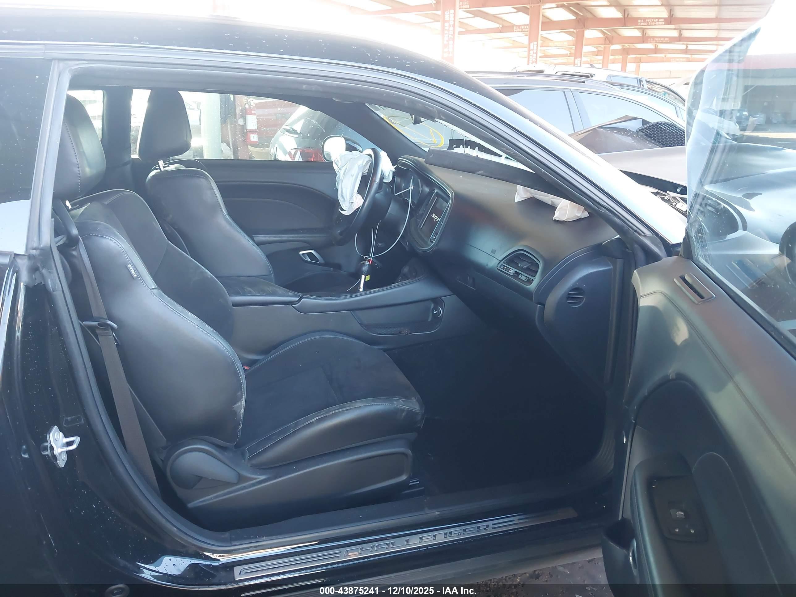 DODGE CHALLENGER image 5