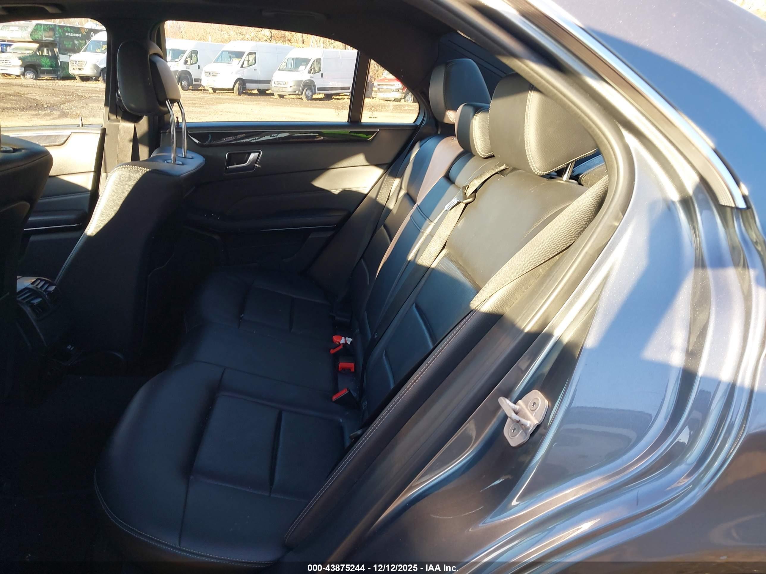MERCEDES-BENZ E image 8