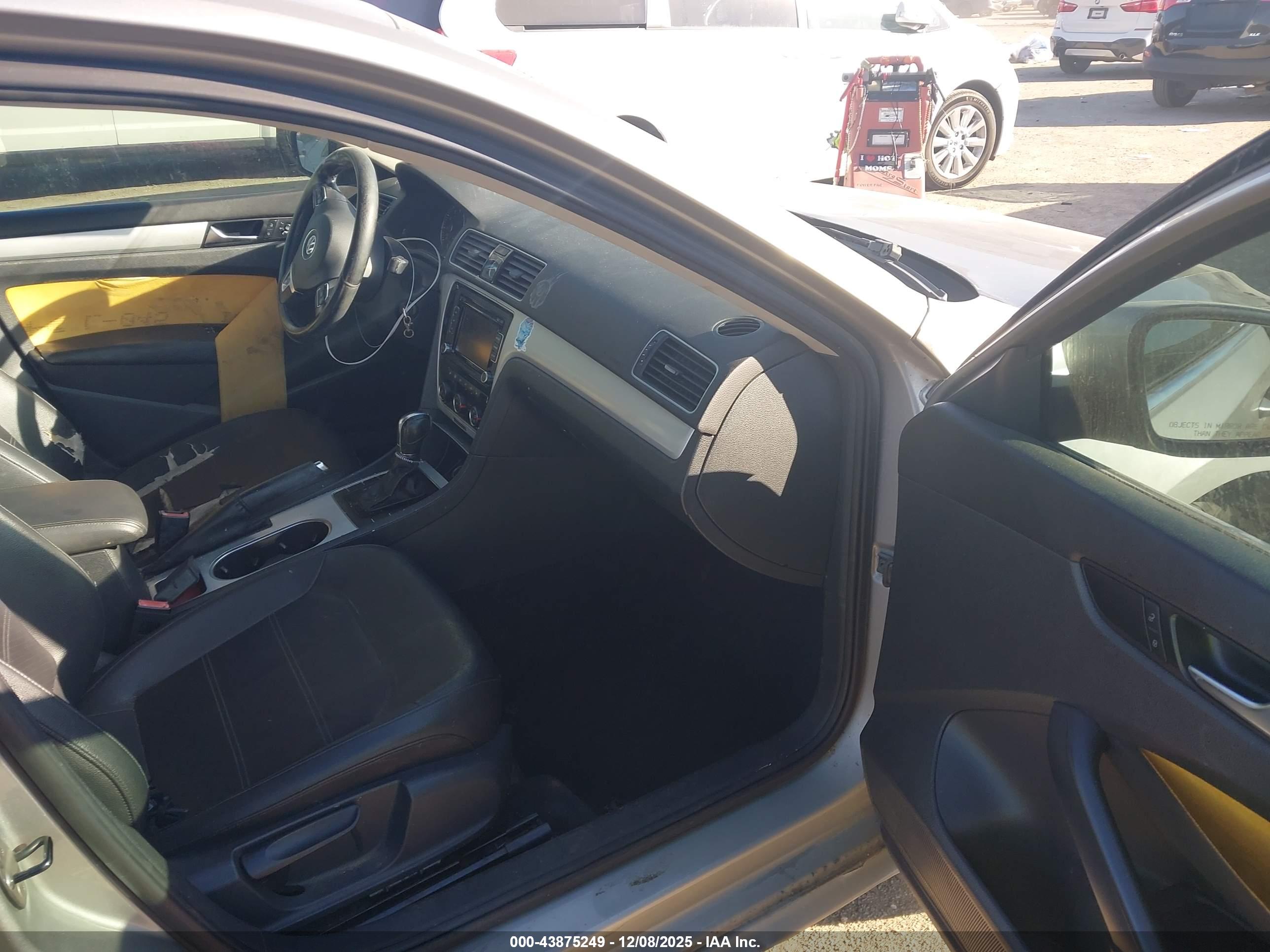 VOLKSWAGEN PASSAT image 5