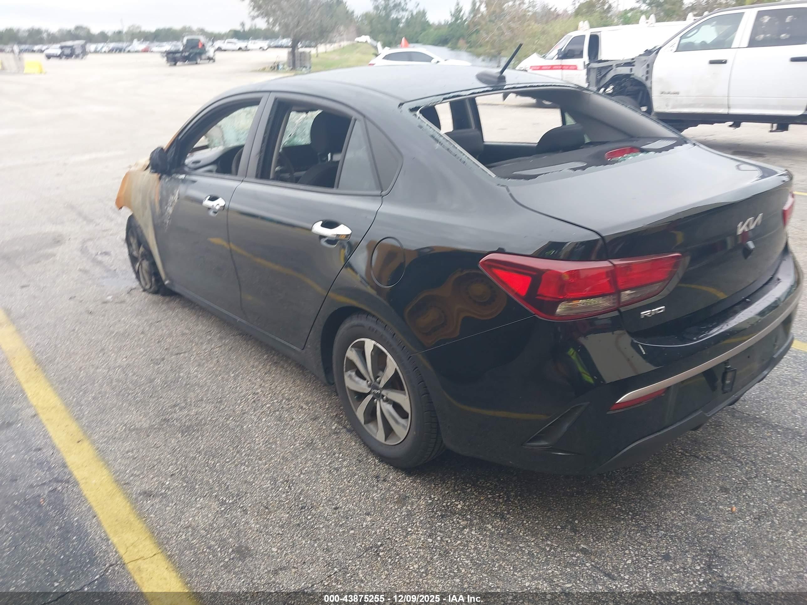KIA RIO image 3