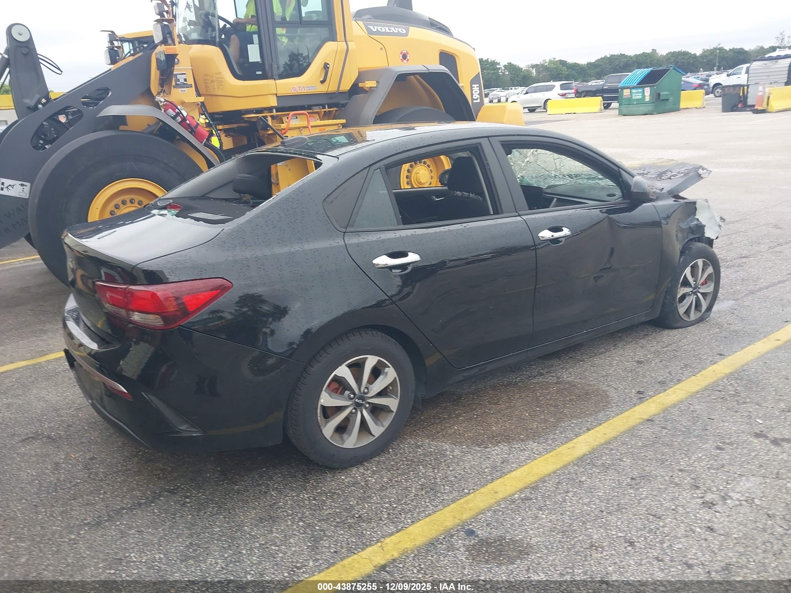 KIA RIO image 4