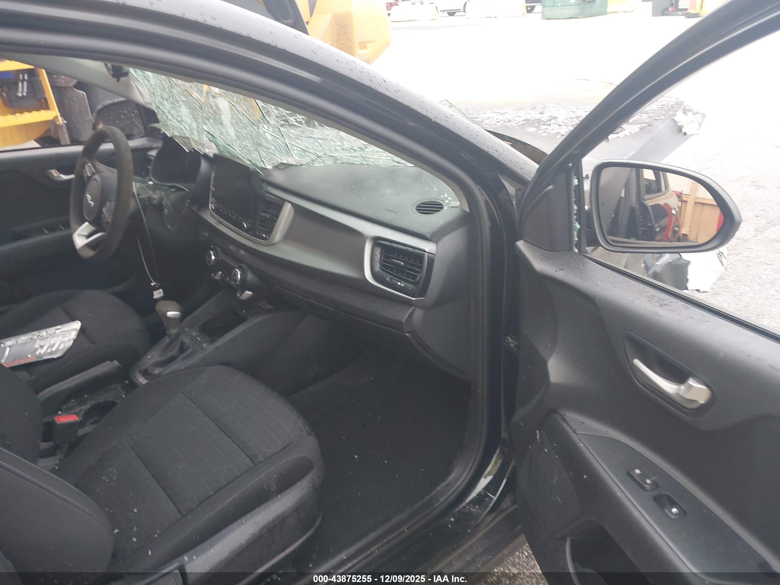 KIA RIO image 5