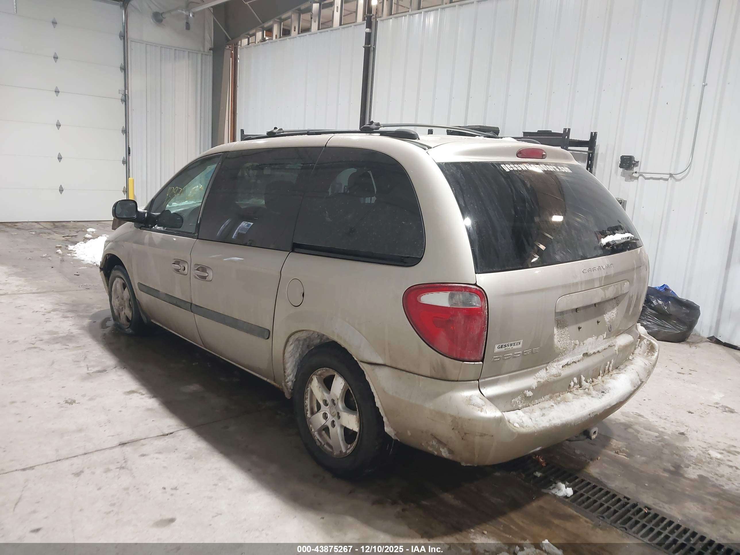 DODGE CARAVAN image 3