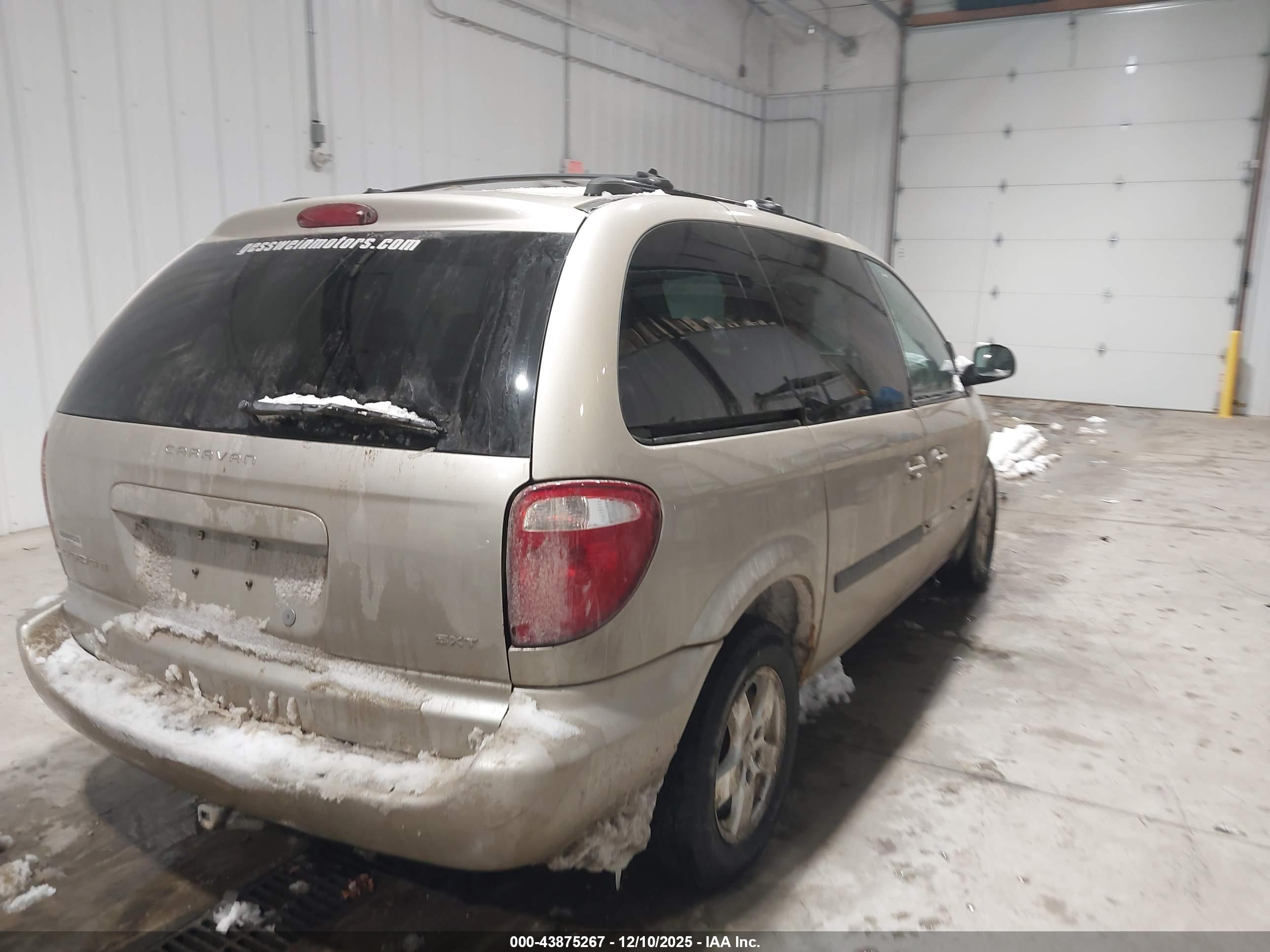 DODGE CARAVAN image 4