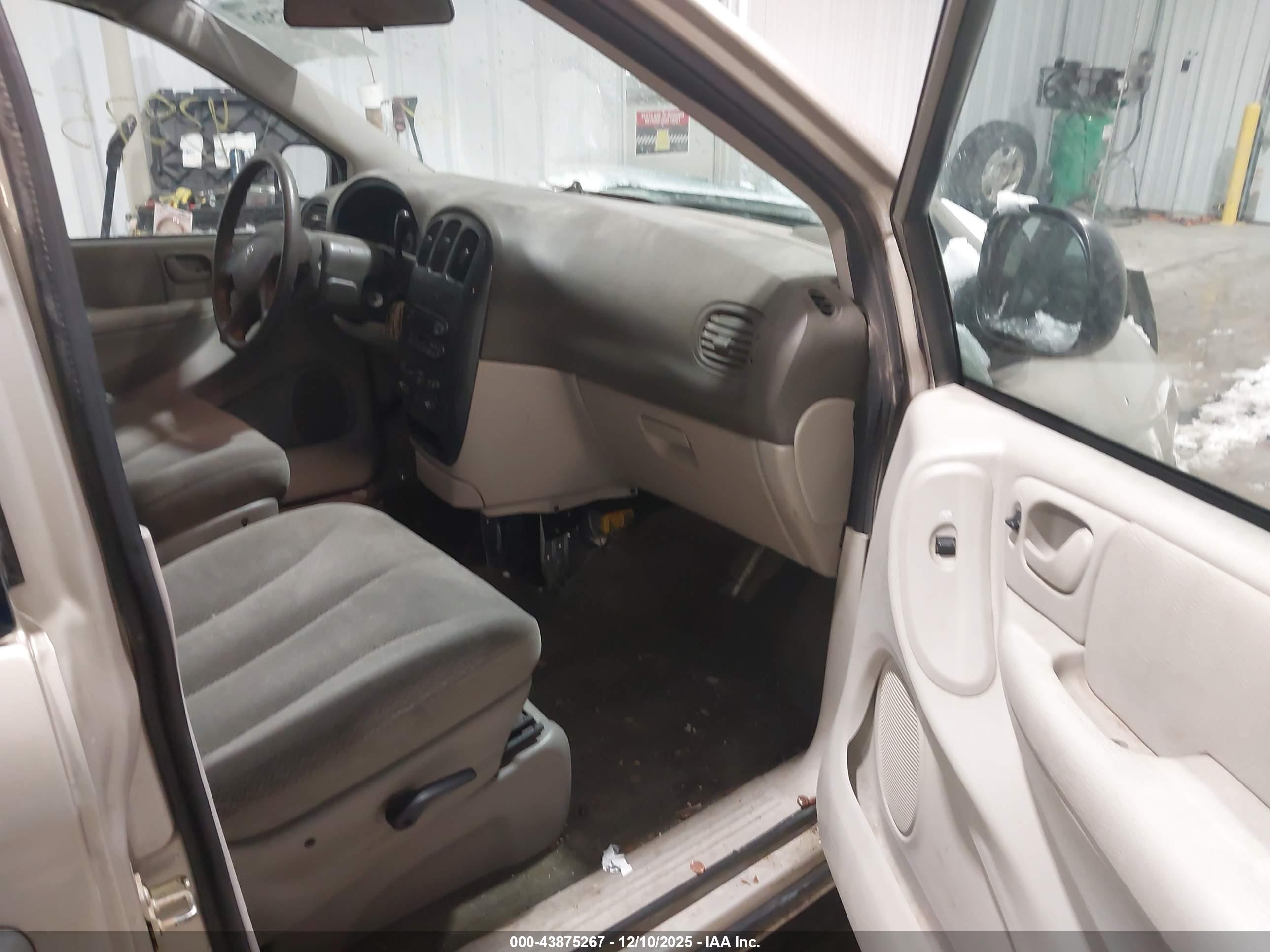 DODGE CARAVAN image 5