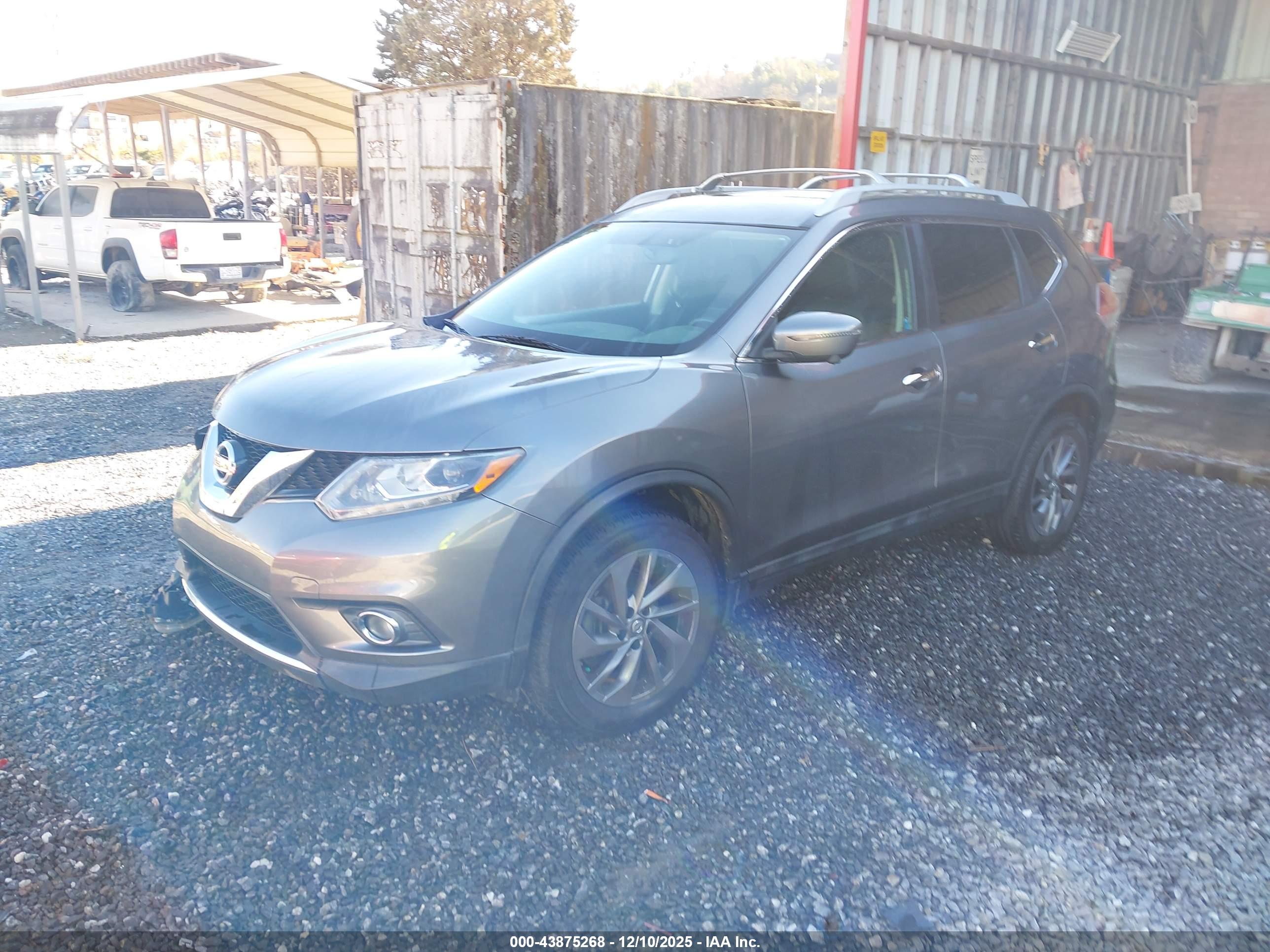 NISSAN ROGUE image 2