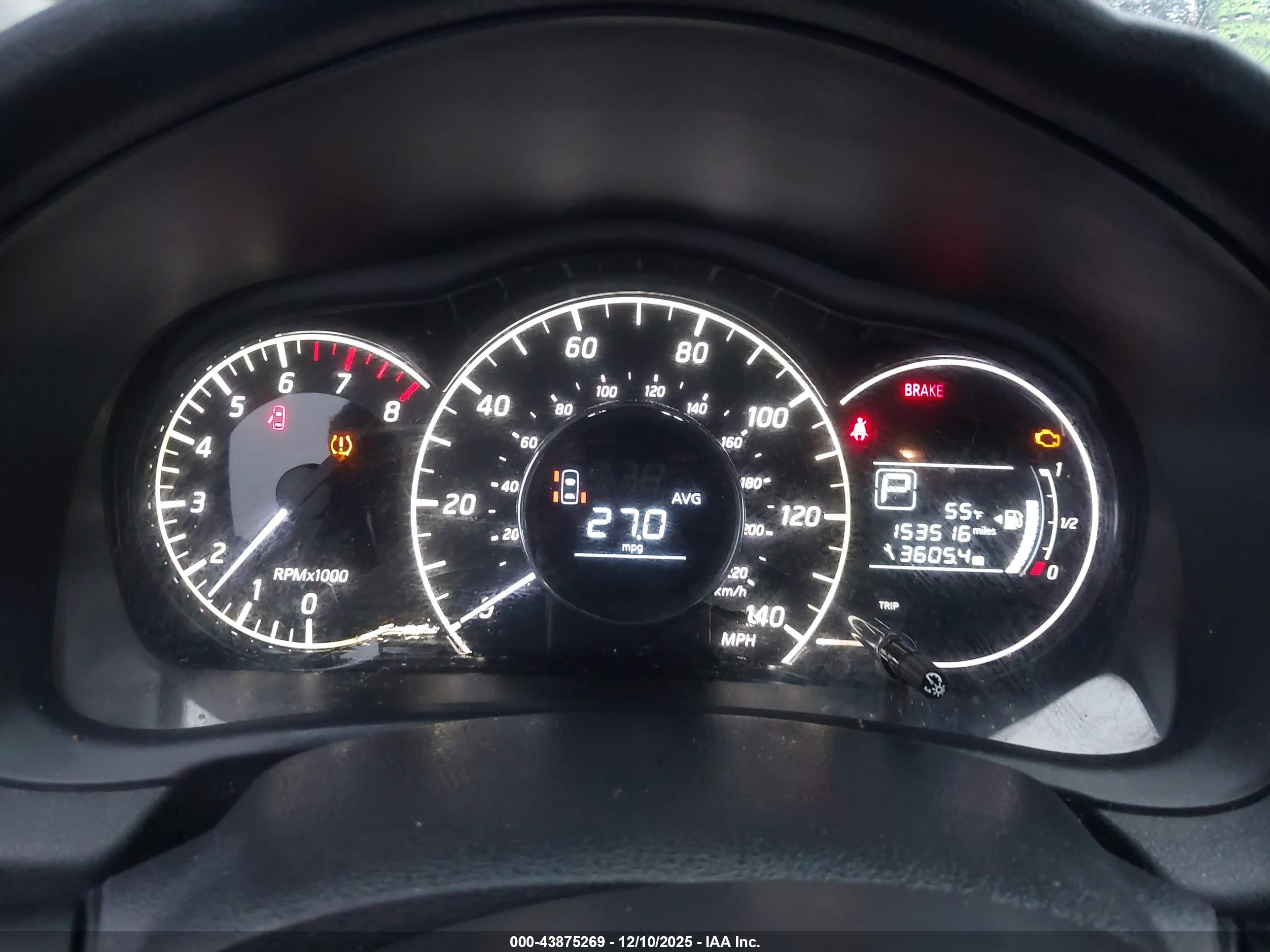 NISSAN VERSA image 7