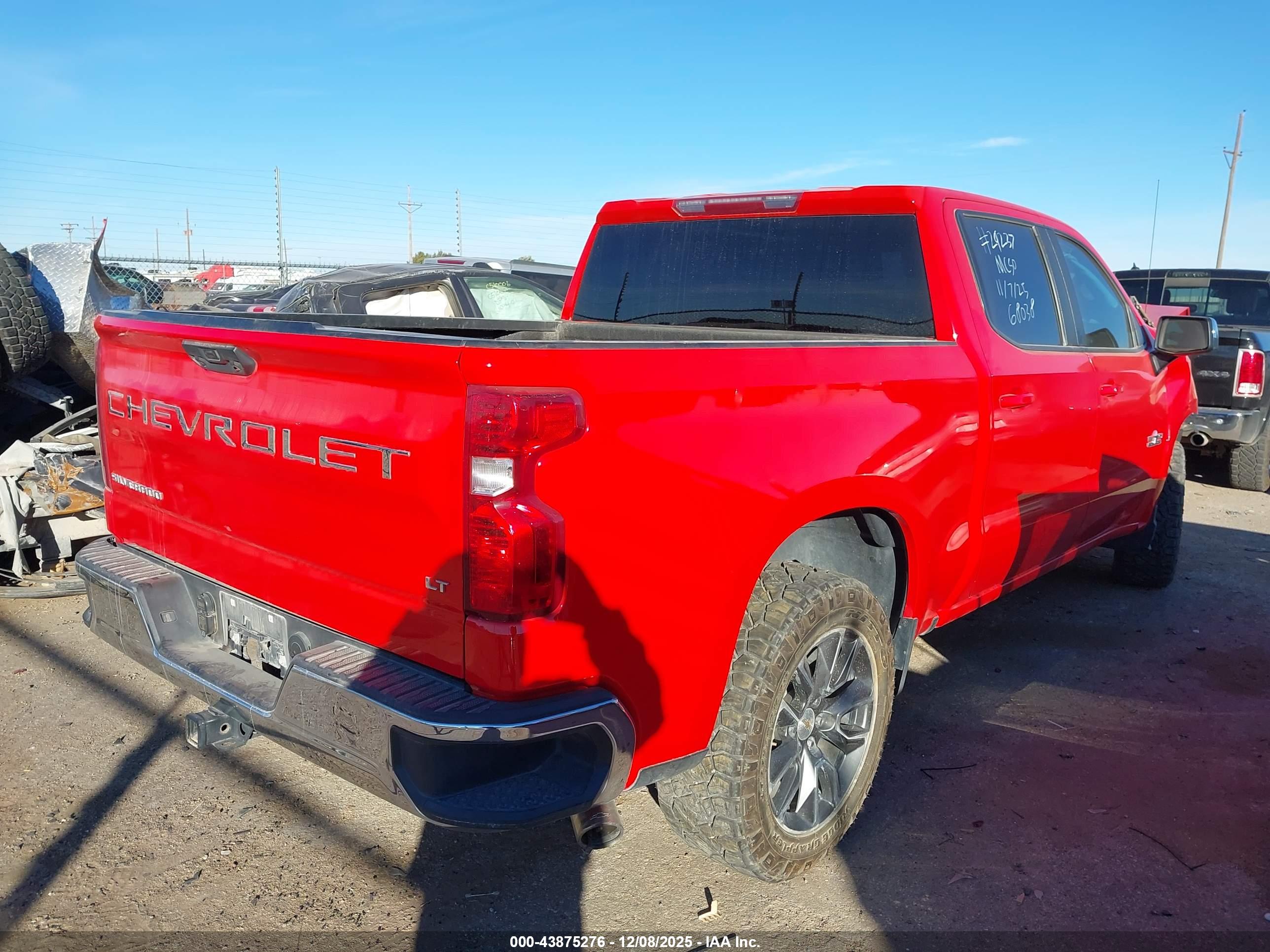CHEVROLET SILVERADO image 4