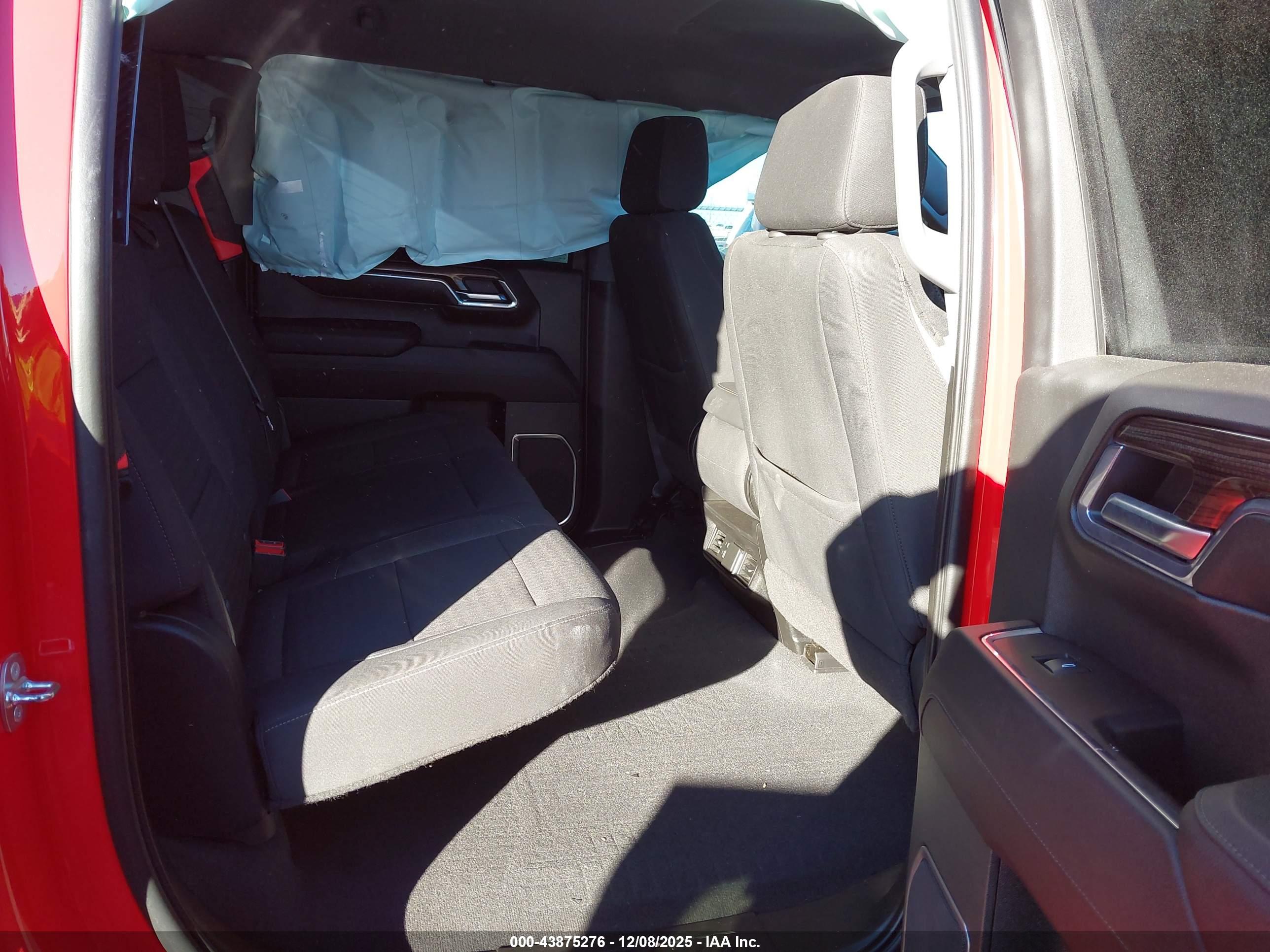 CHEVROLET SILVERADO image 8