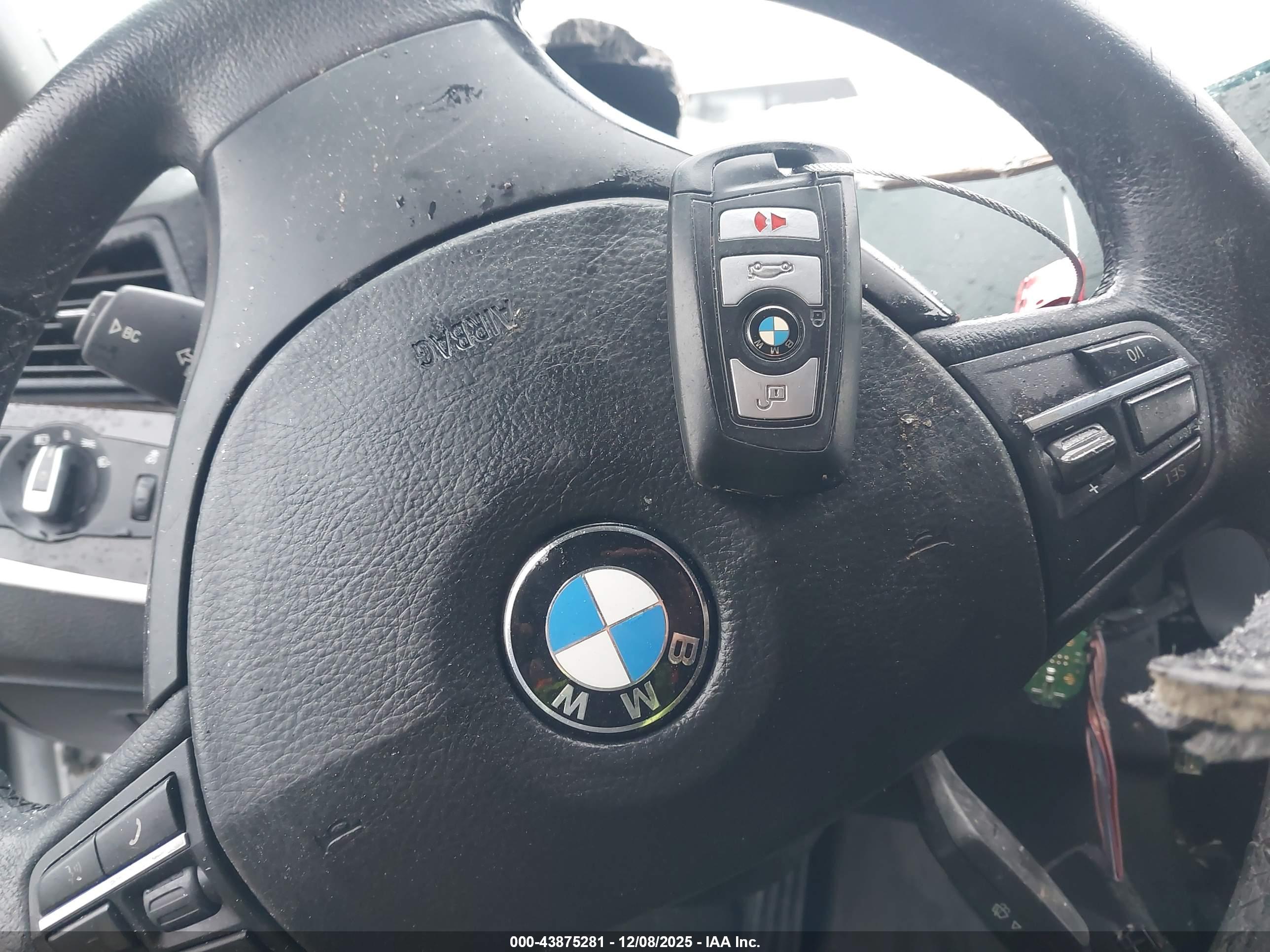 BMW 528I image 11