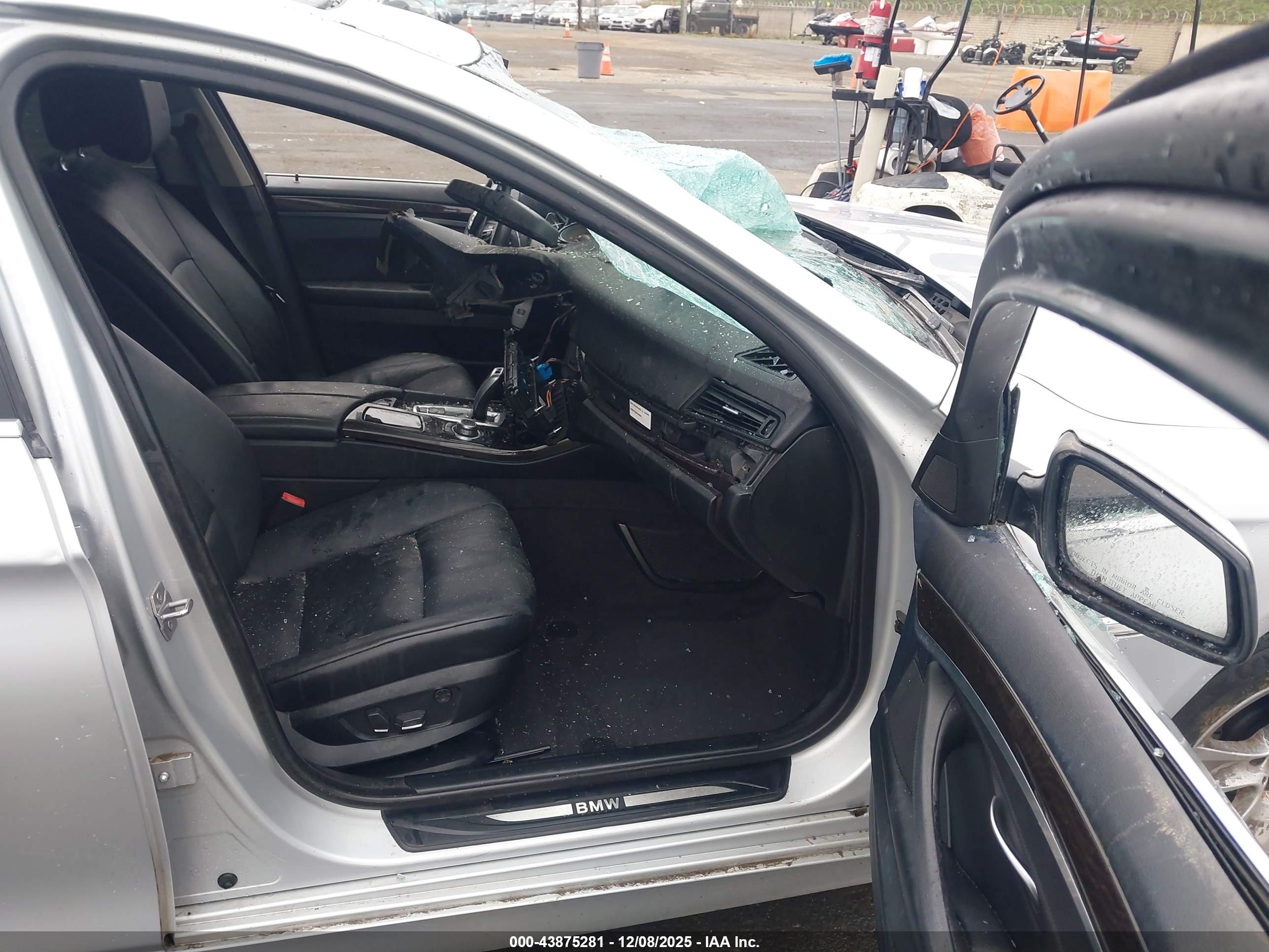 BMW 528I image 5