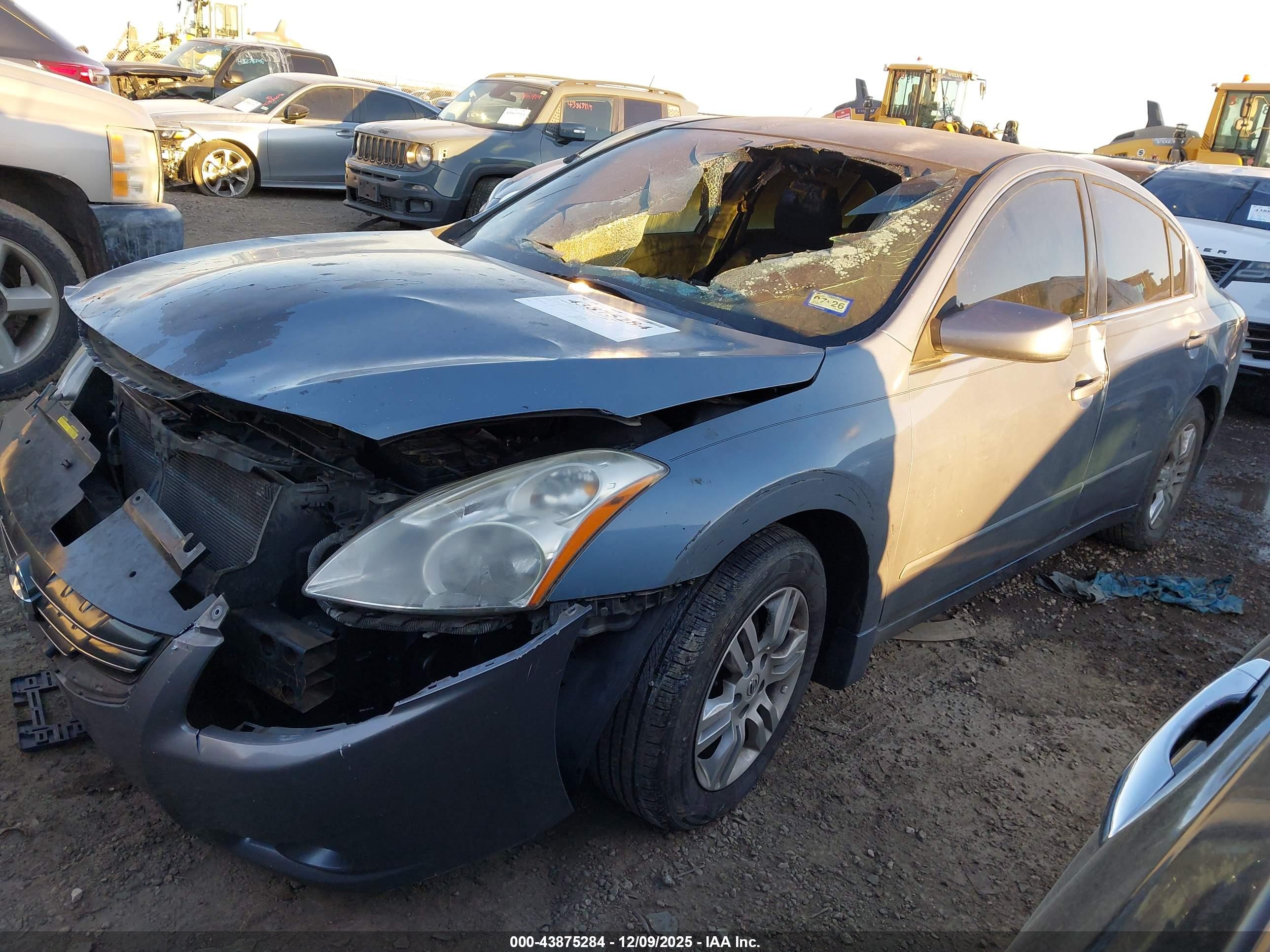 NISSAN ALTIMA image 2
