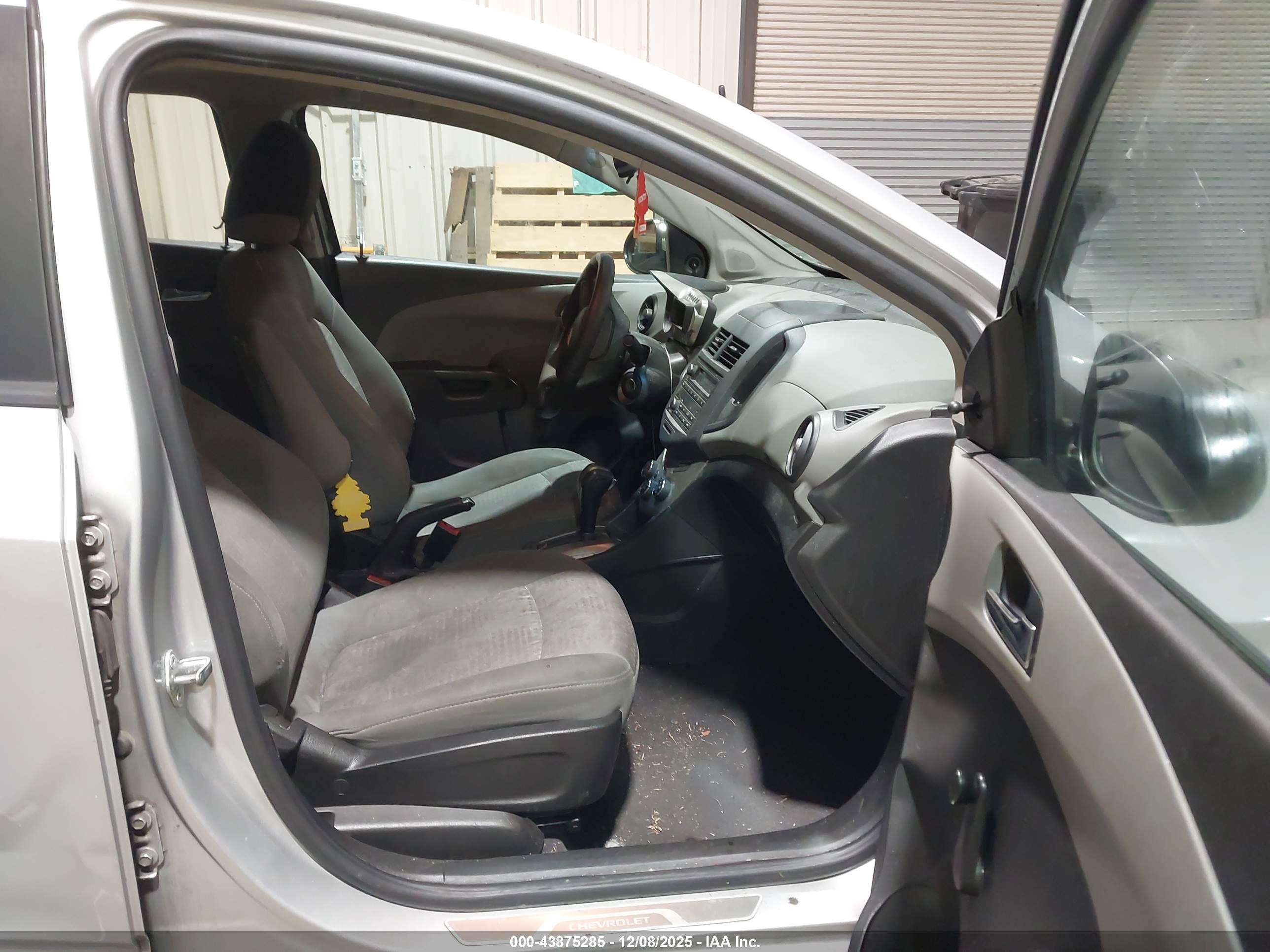 CHEVROLET SONIC image 5