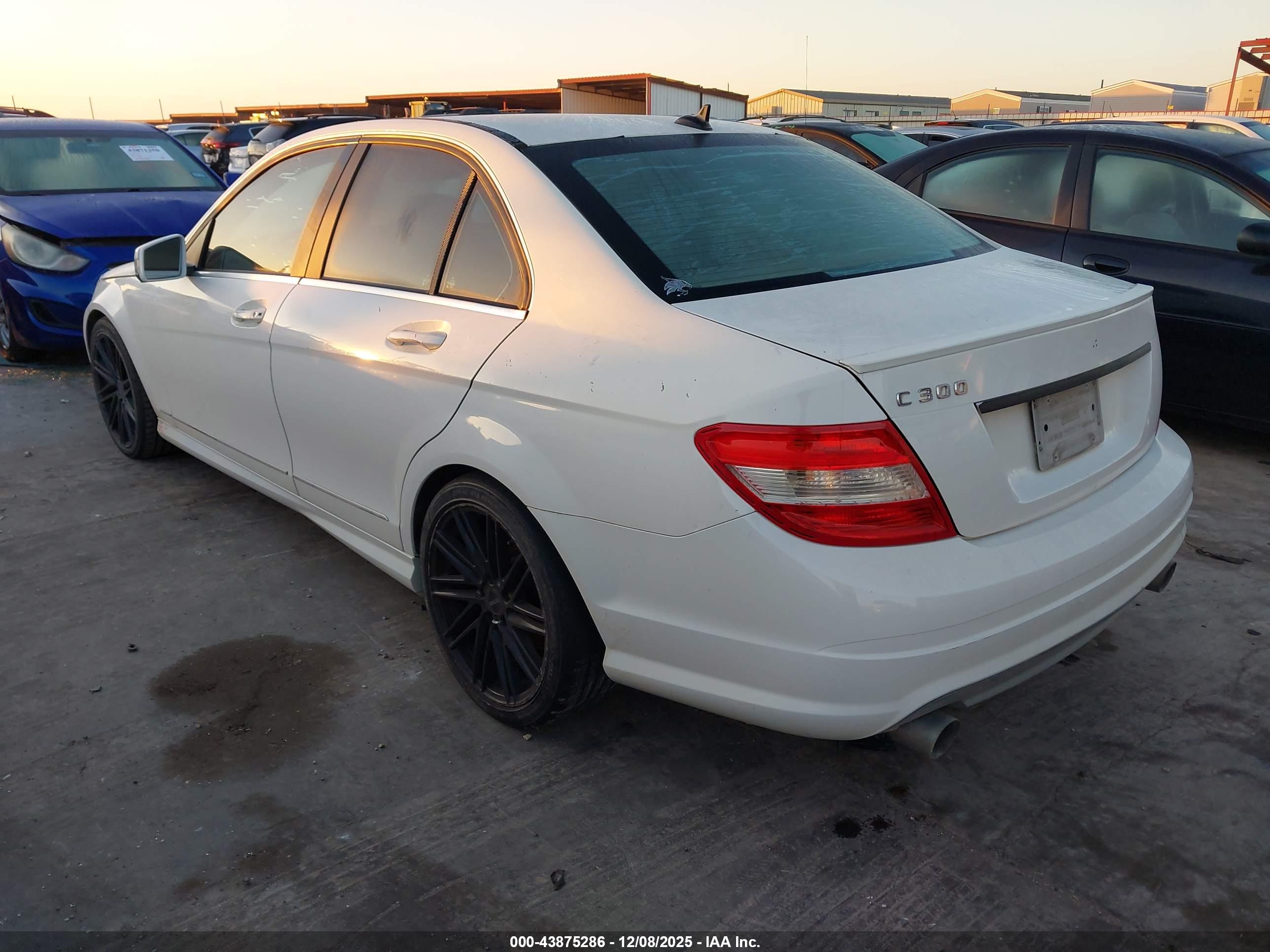 MERCEDES-BENZ C image 3