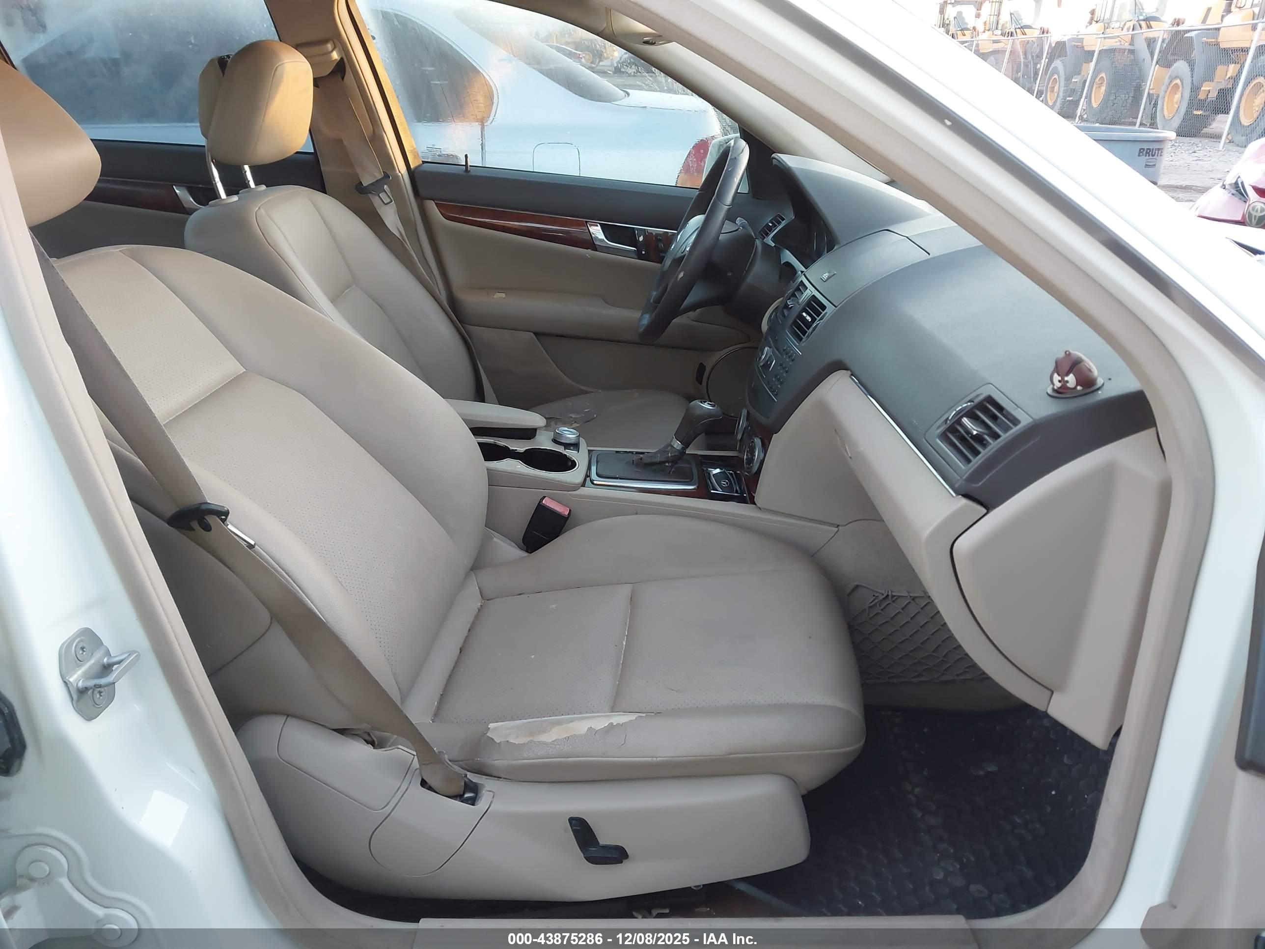 MERCEDES-BENZ C image 5