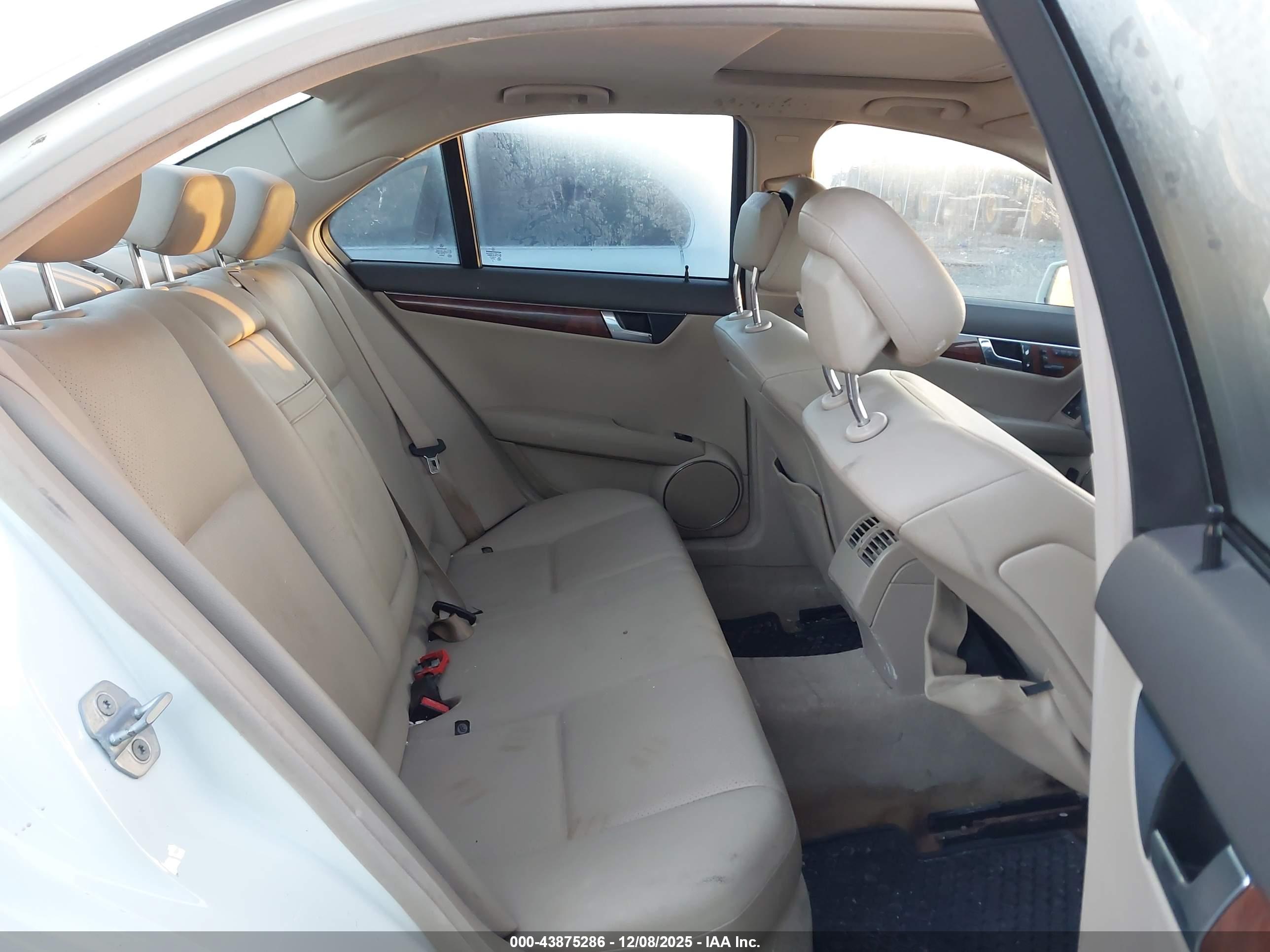 MERCEDES-BENZ C image 8