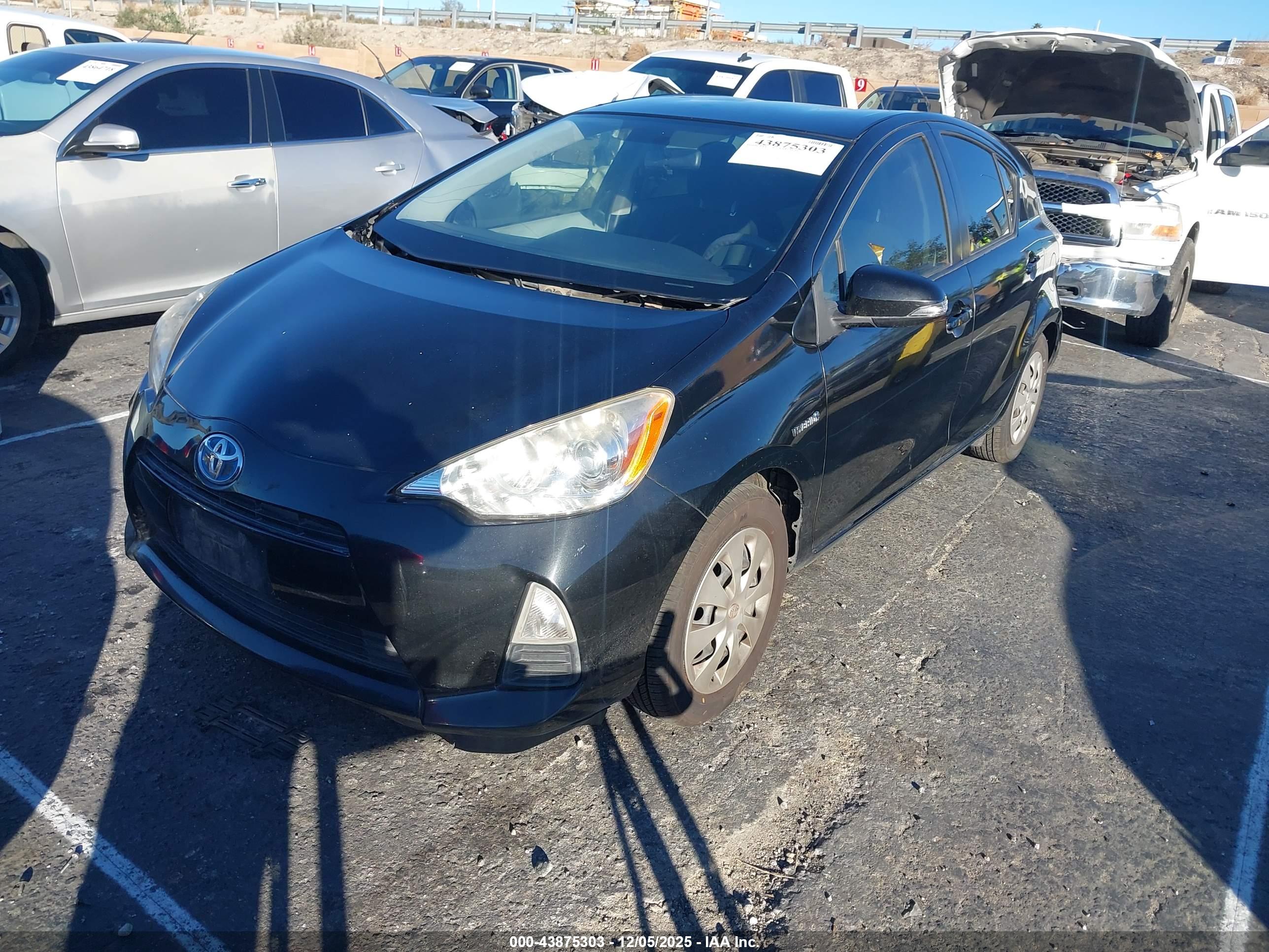 TOYOTA PRIUS image 2