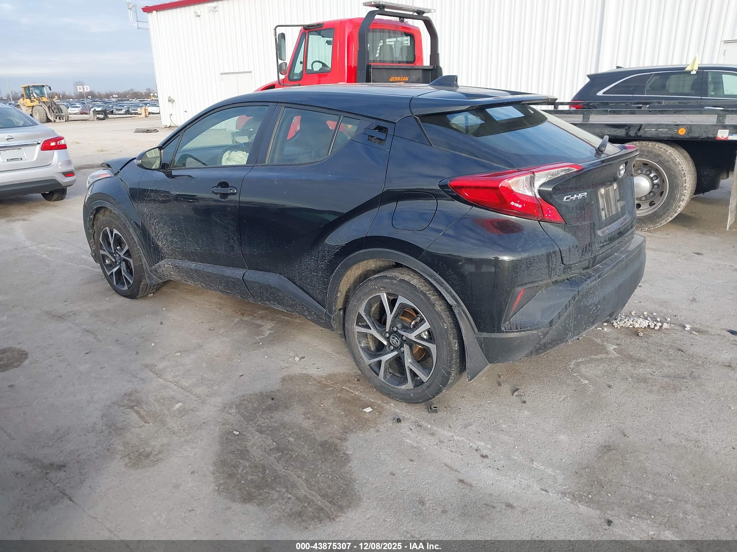TOYOTA C-HR image 3
