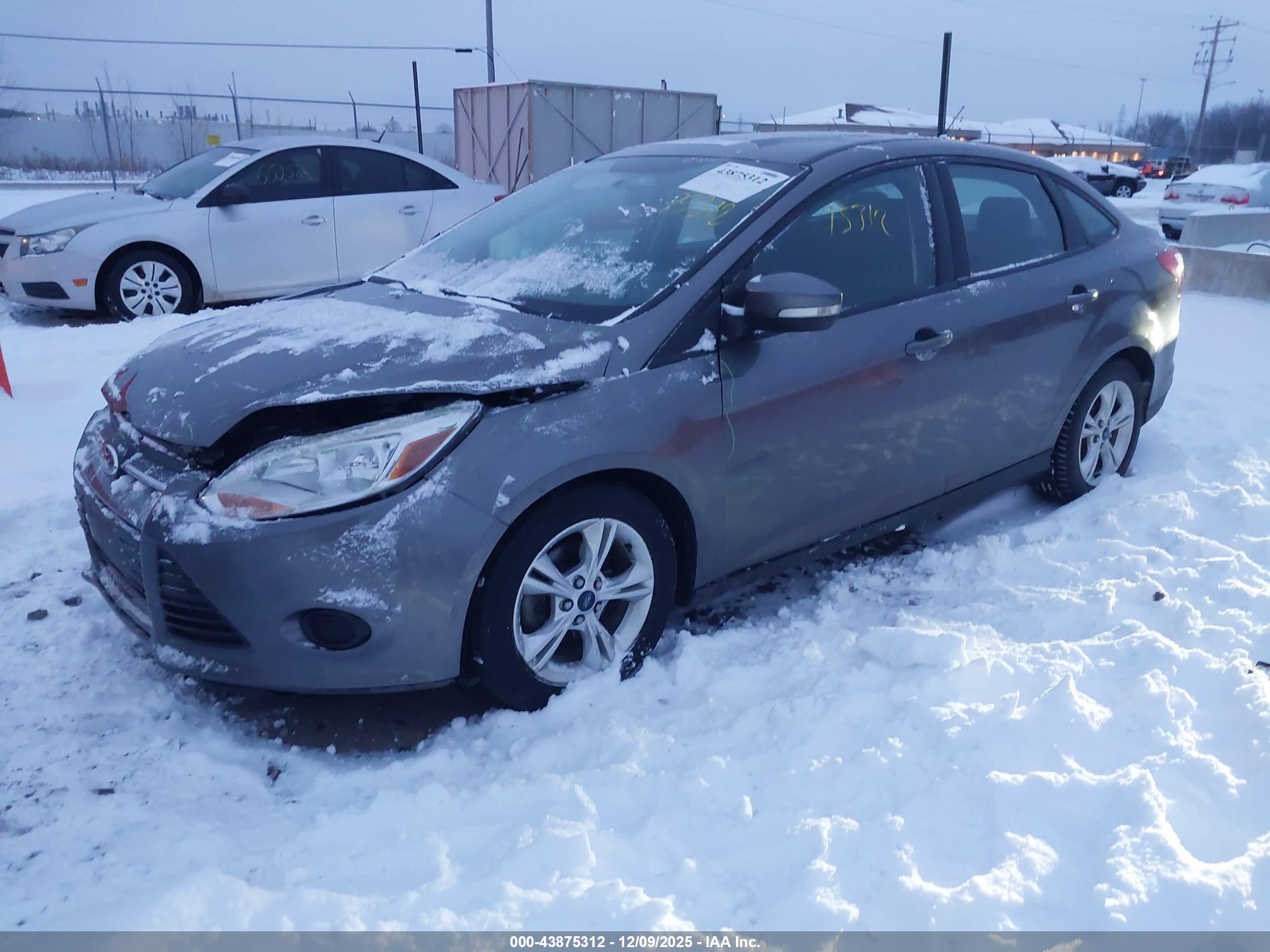 FORD FOCUS image 2