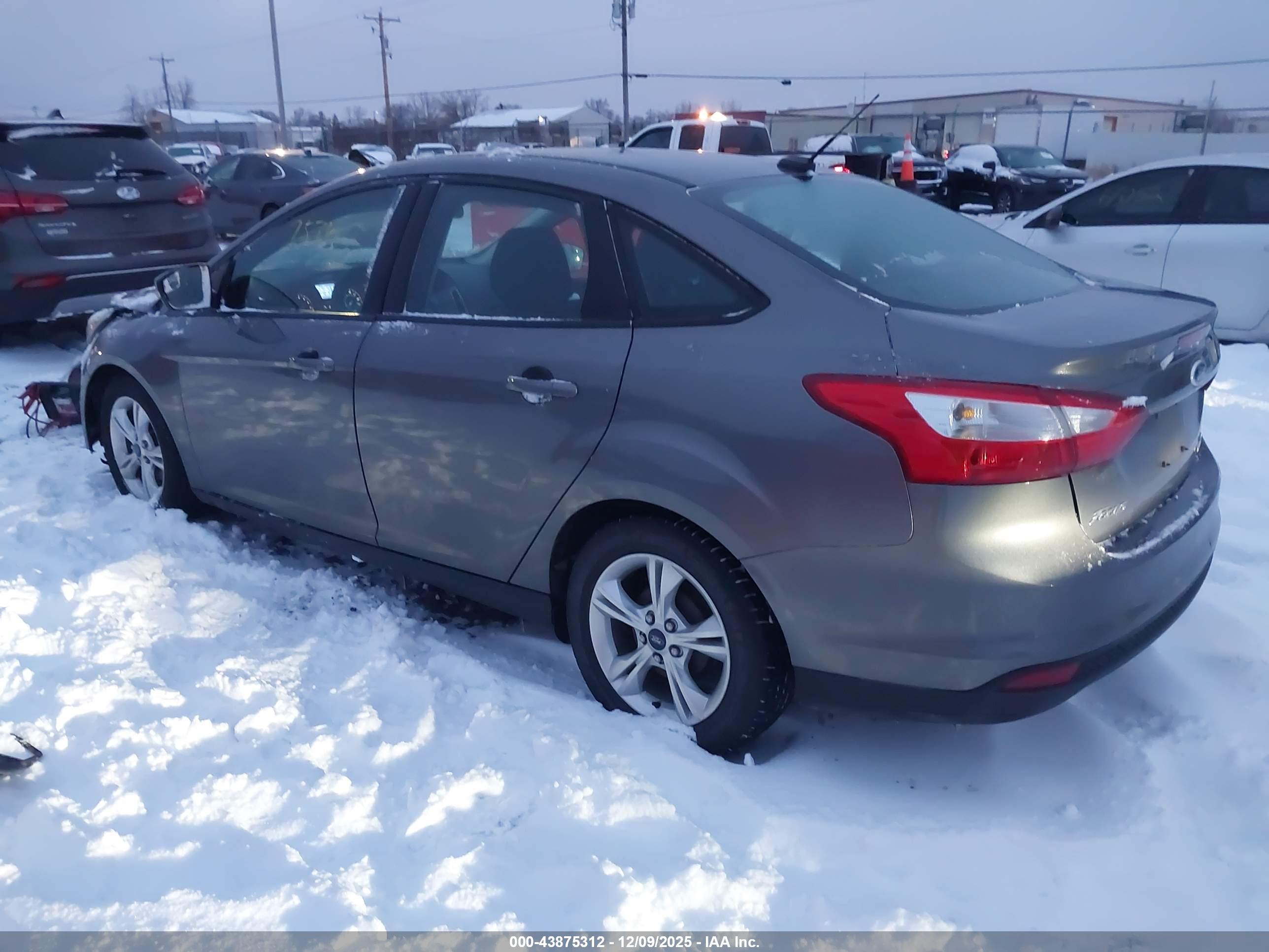 FORD FOCUS image 3