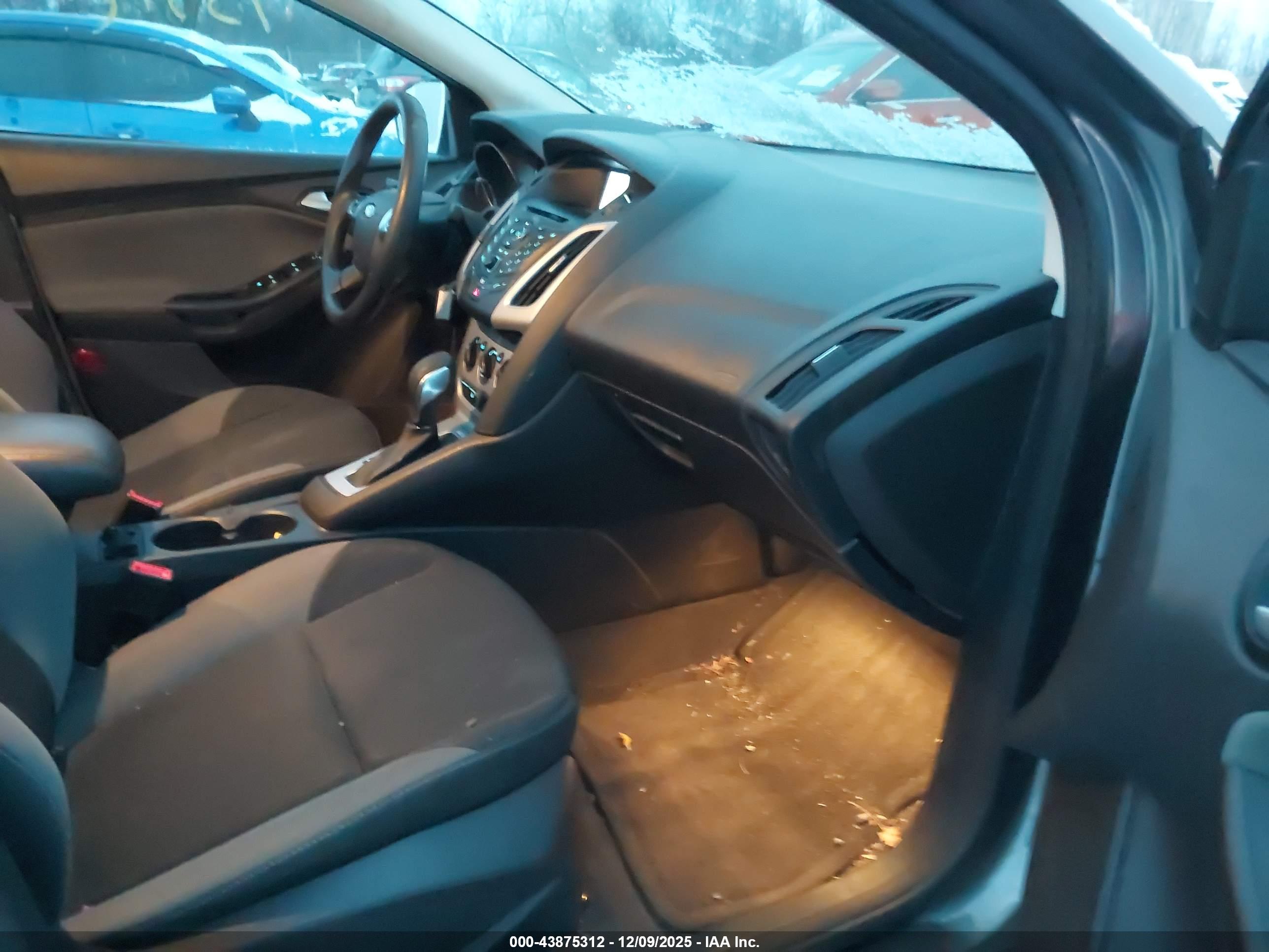 FORD FOCUS image 5