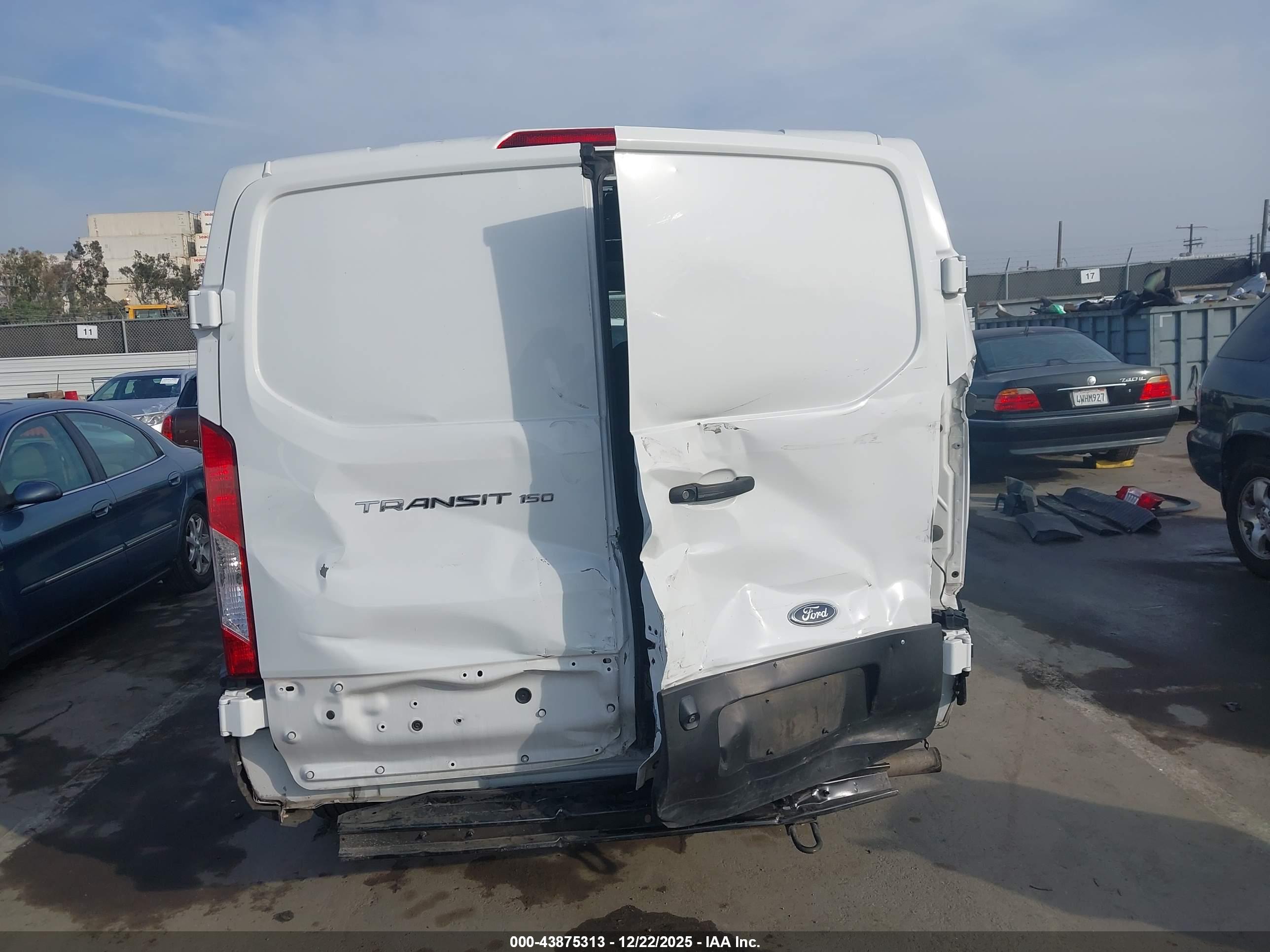 FORD TRANSIT-150 image 6
