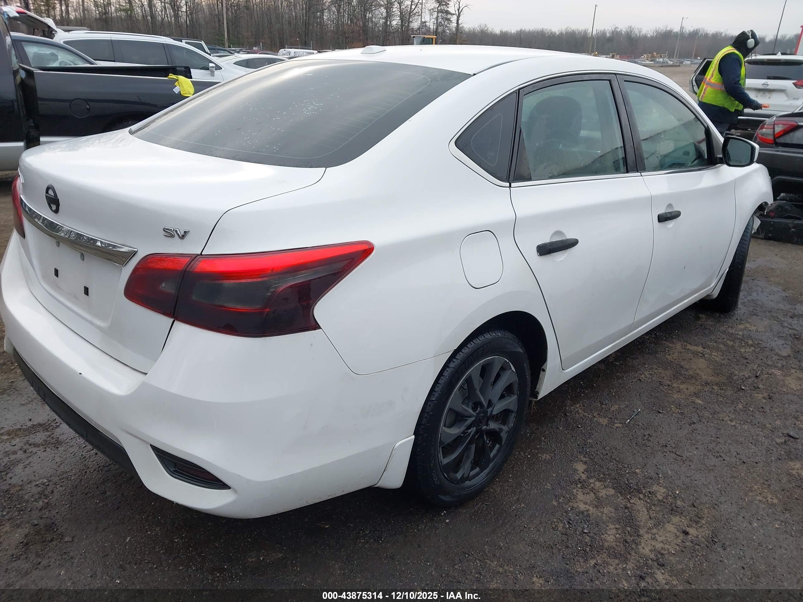 NISSAN SENTRA image 4