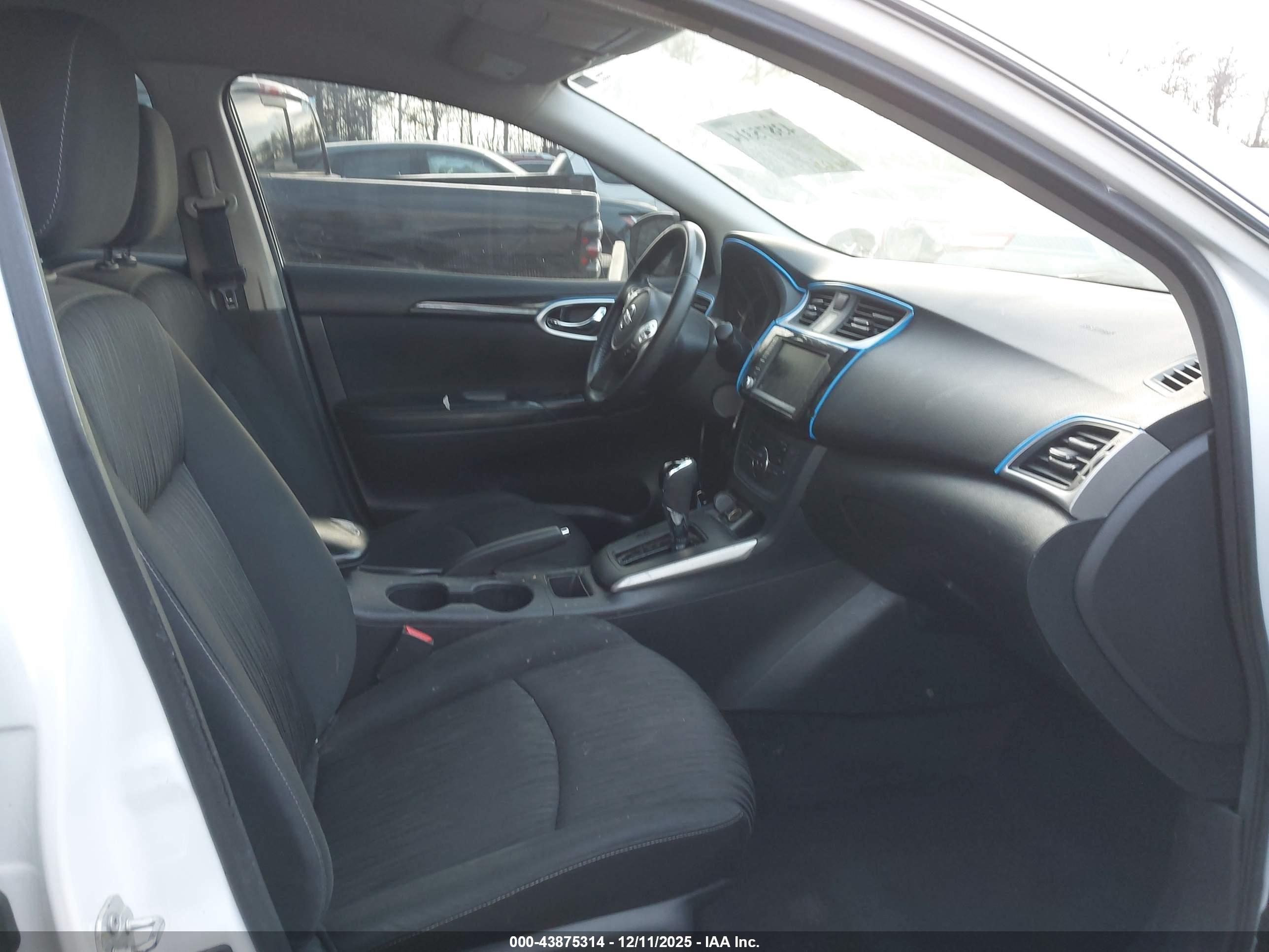 NISSAN SENTRA image 5