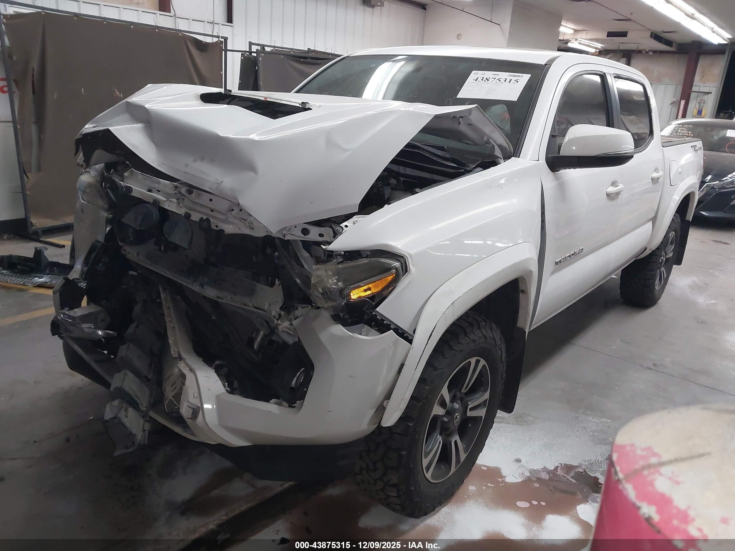 TOYOTA TACOMA image 2