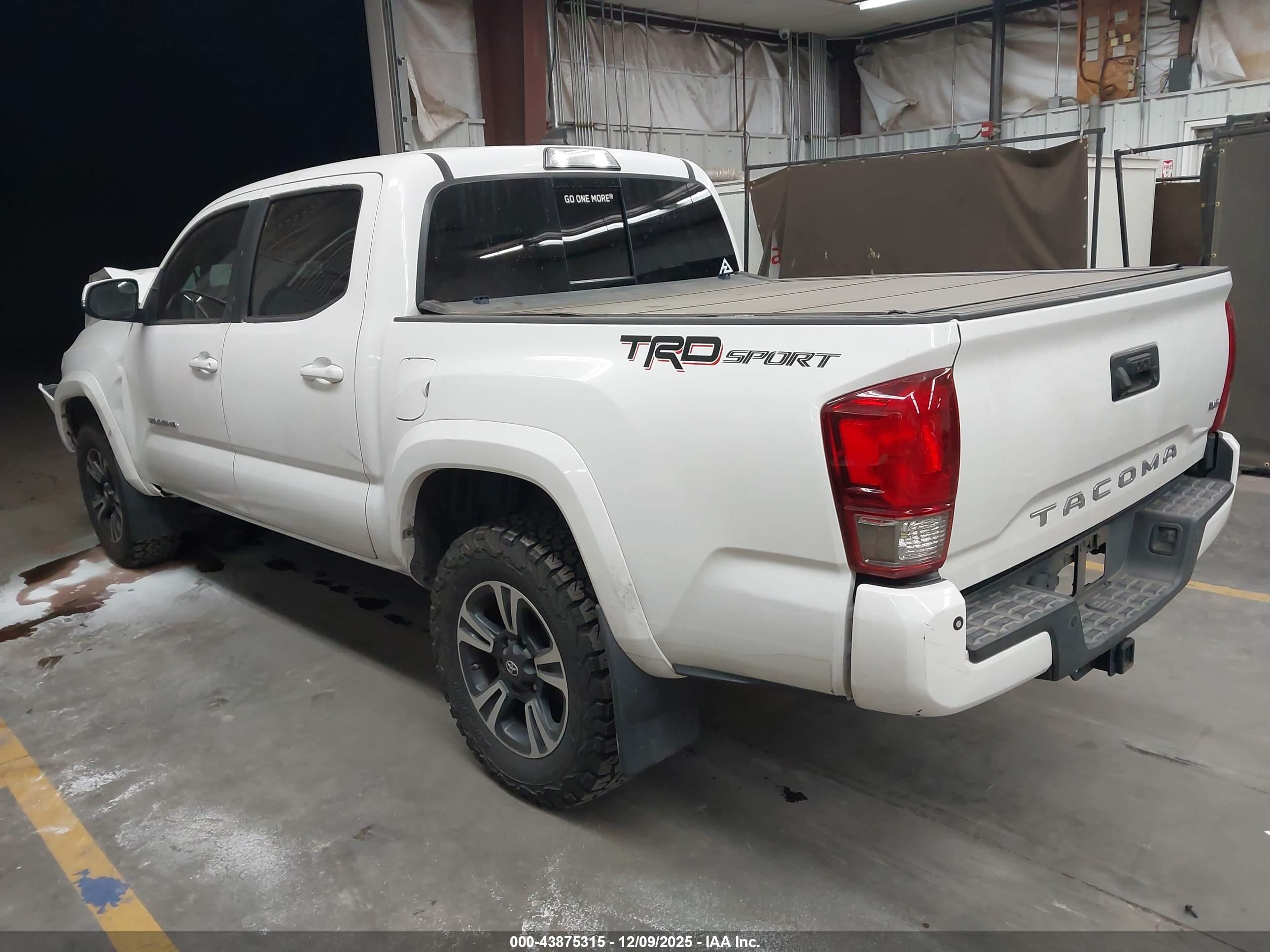 TOYOTA TACOMA image 3