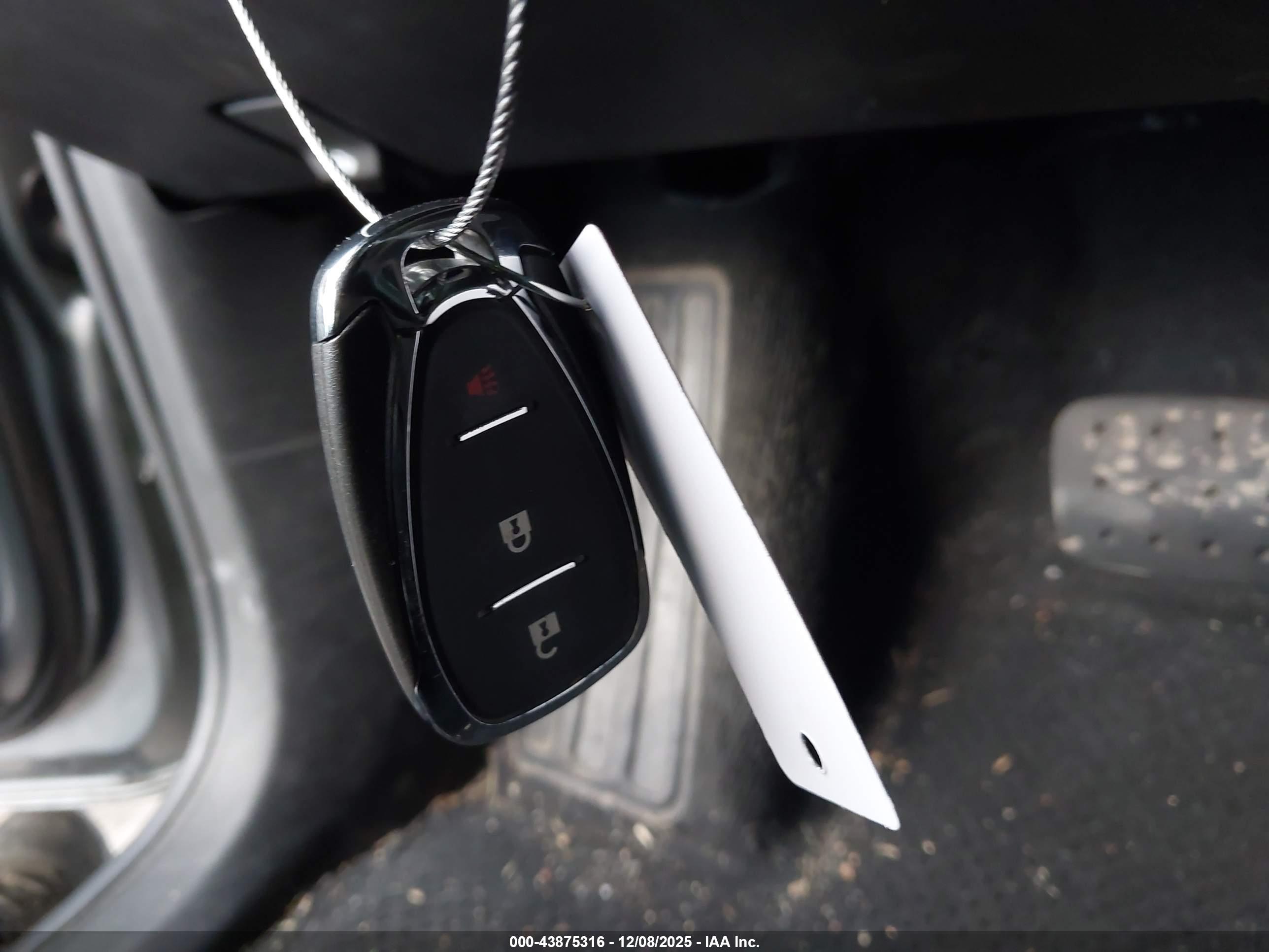 CHEVROLET TRAVERSE image 11