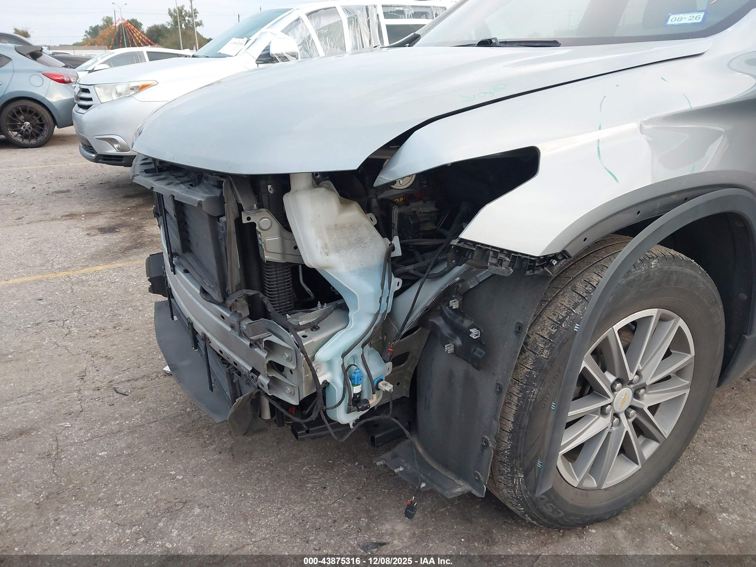 CHEVROLET TRAVERSE image 6