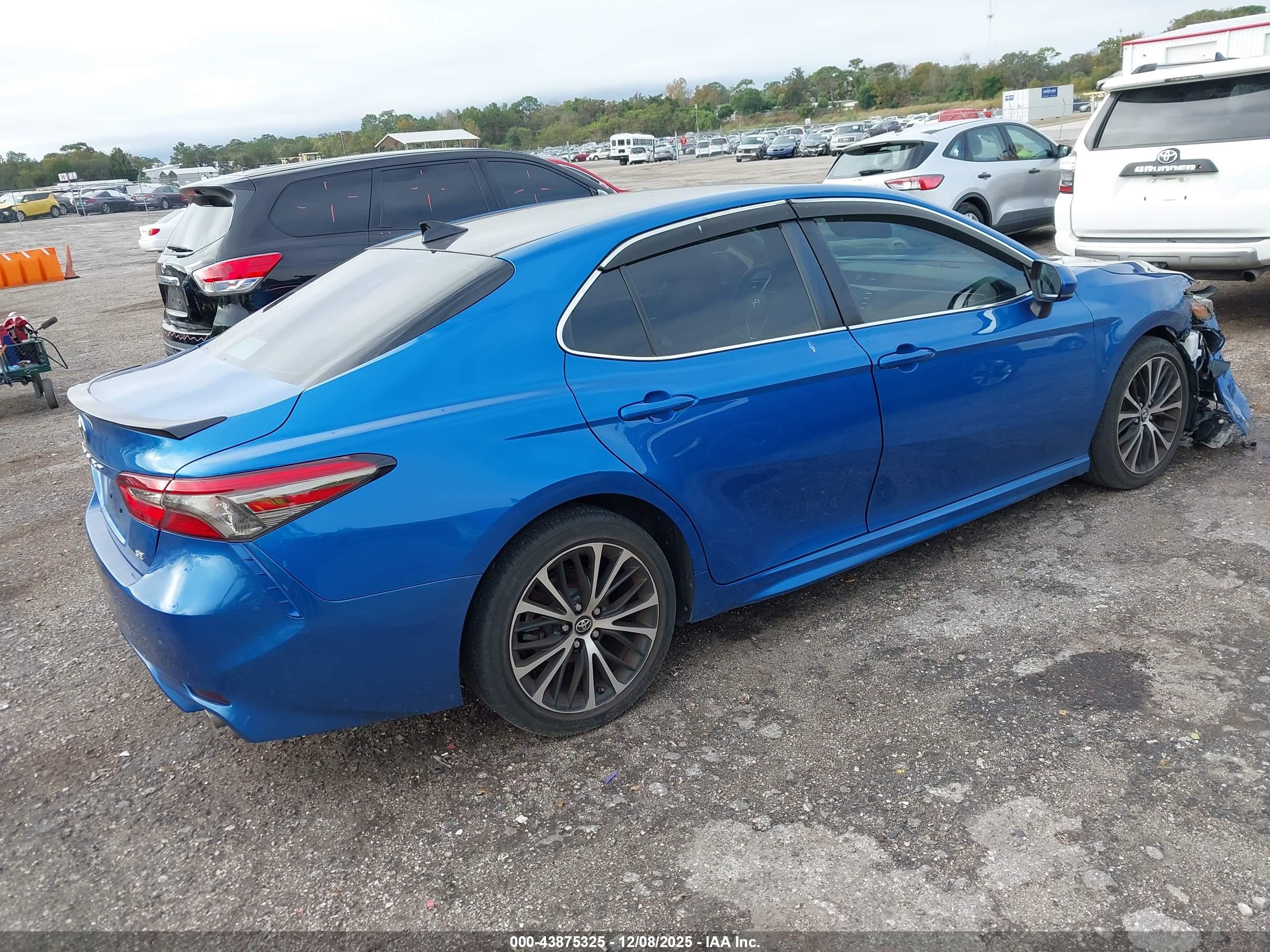 TOYOTA CAMRY image 4