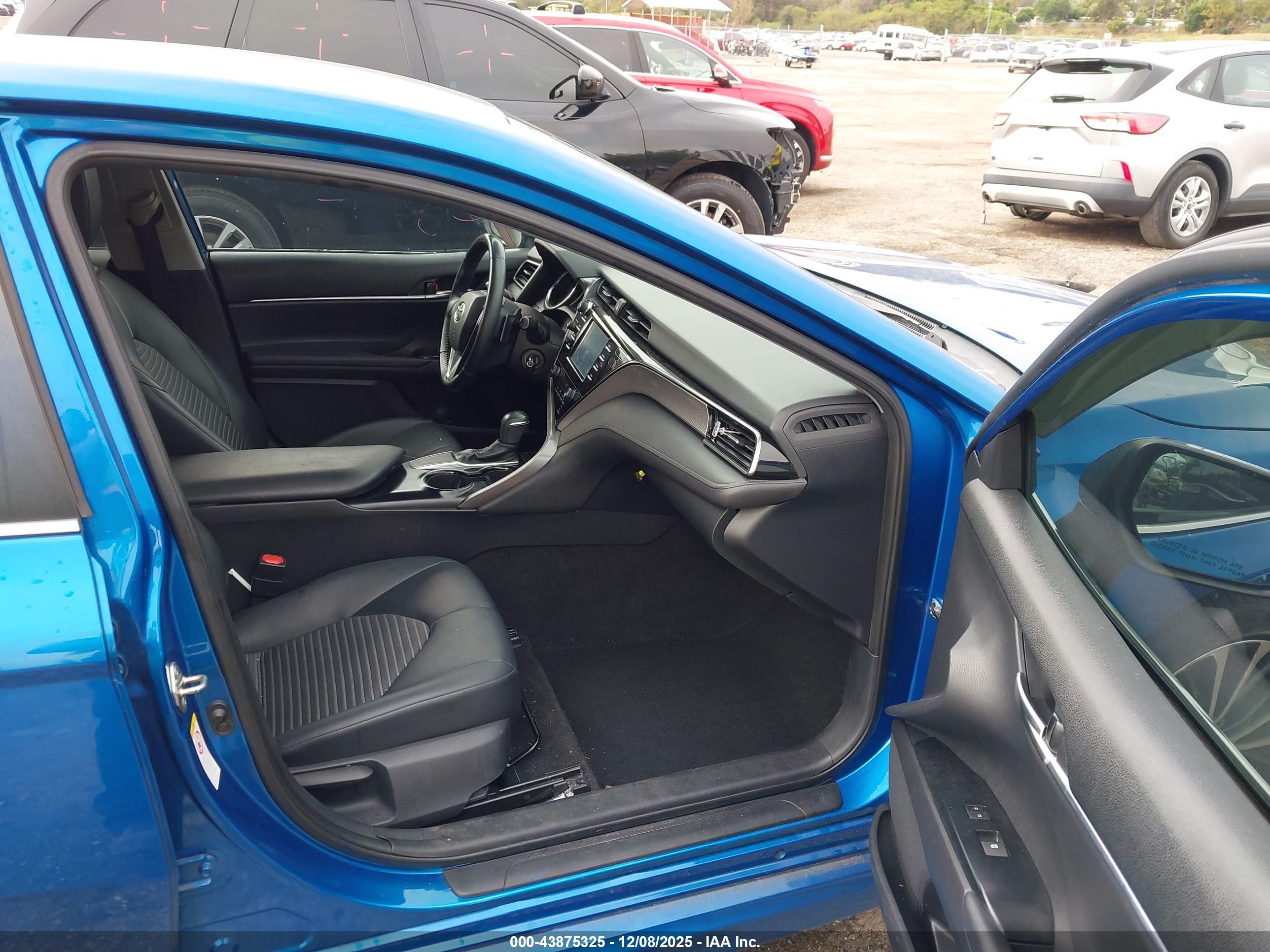 TOYOTA CAMRY image 5