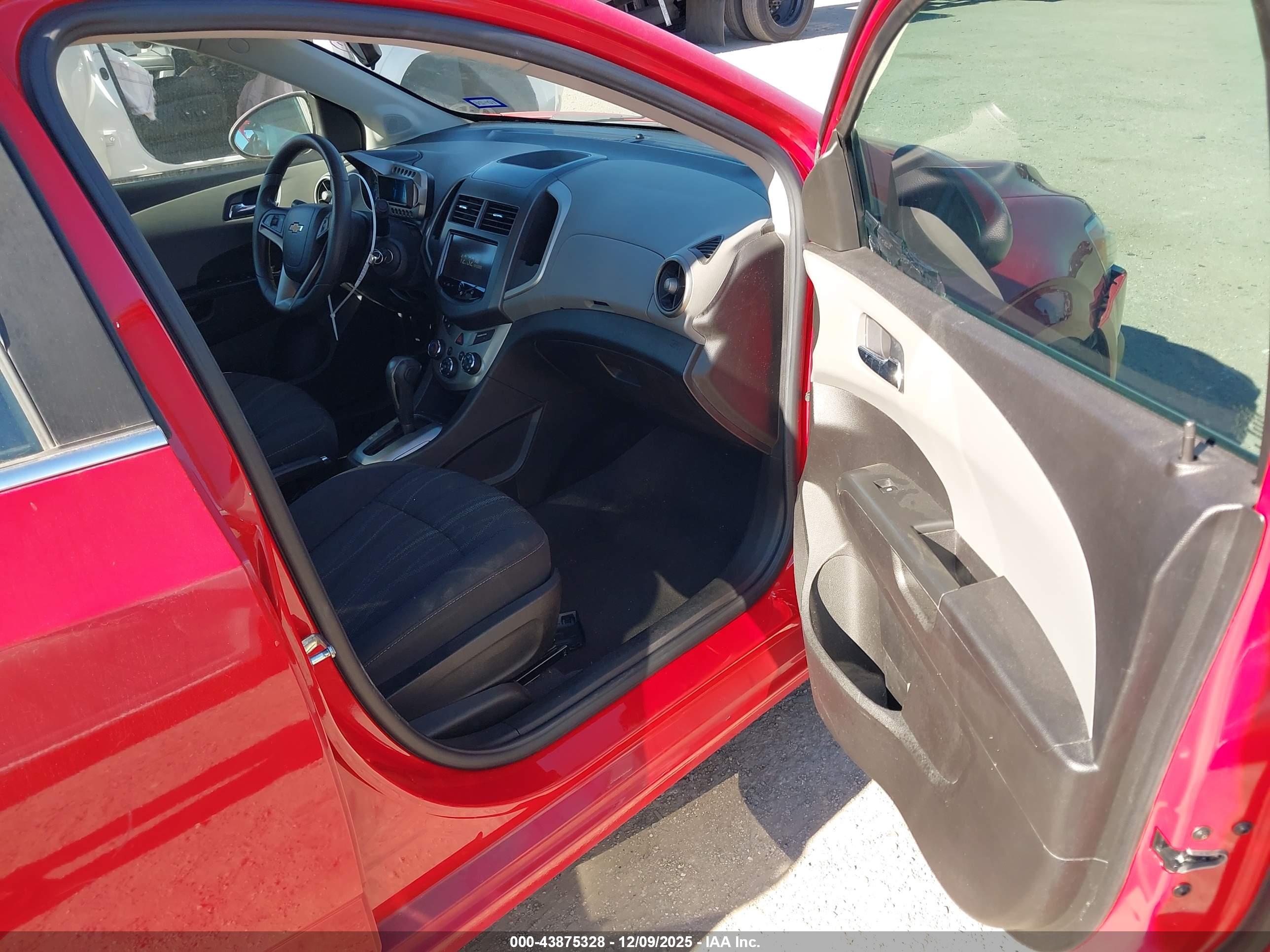CHEVROLET SONIC image 5