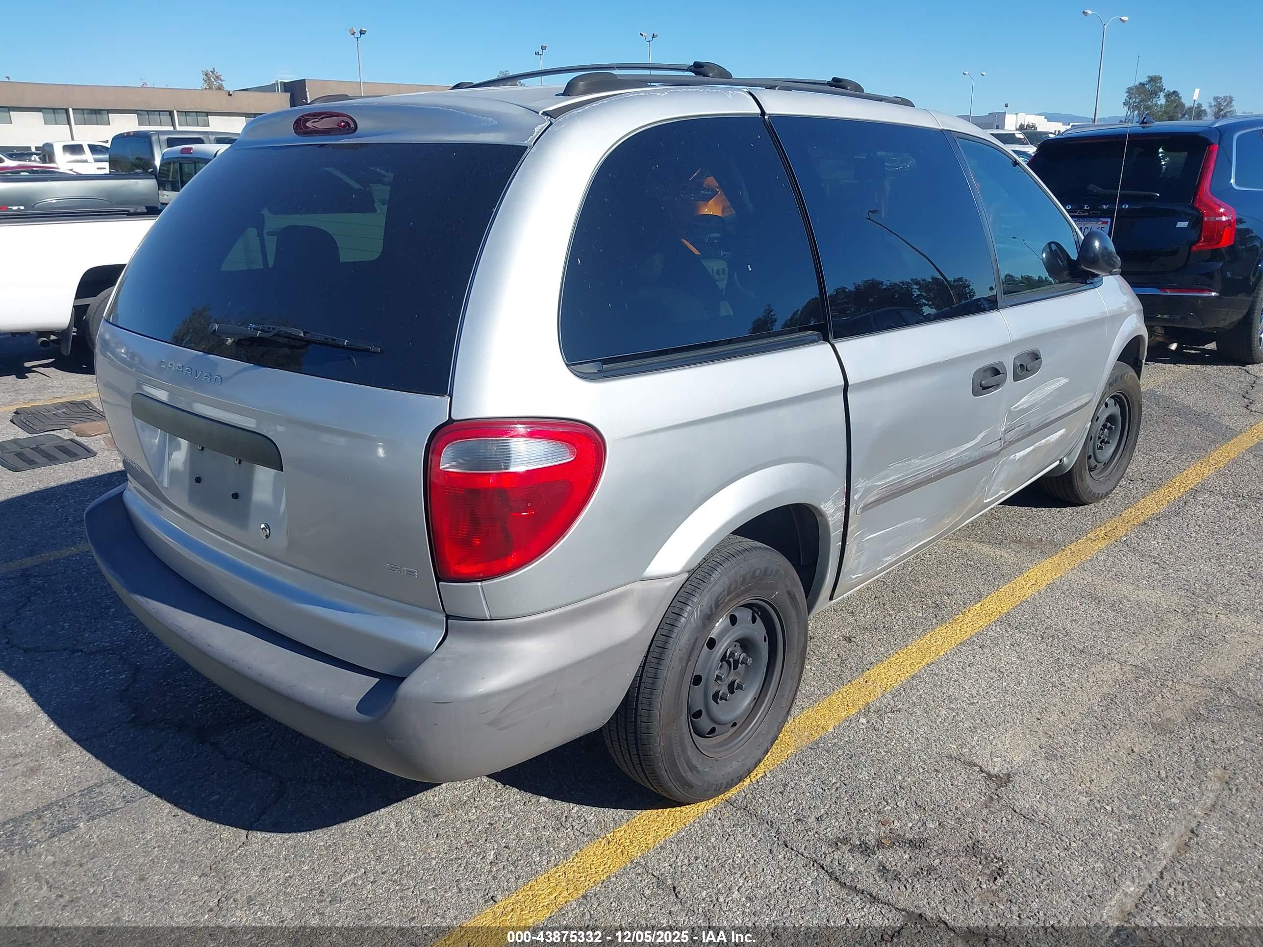 DODGE CARAVAN image 4