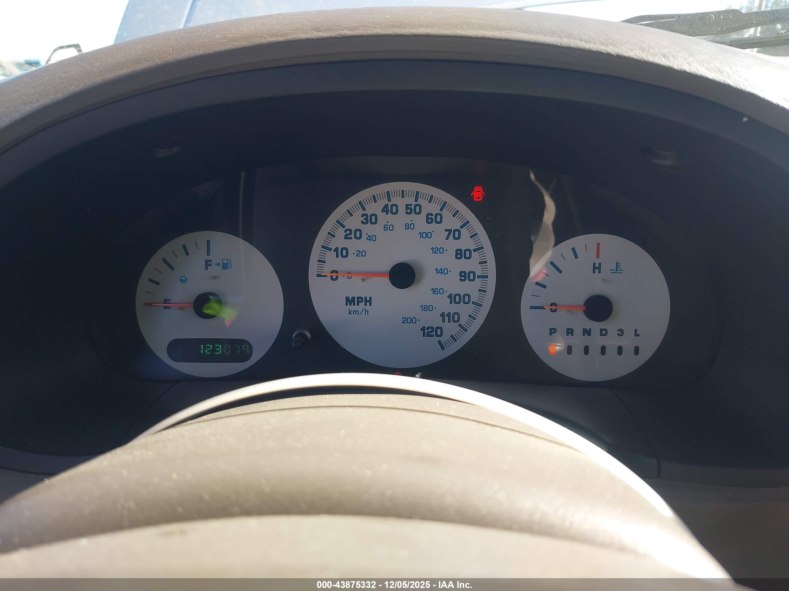 DODGE CARAVAN image 7