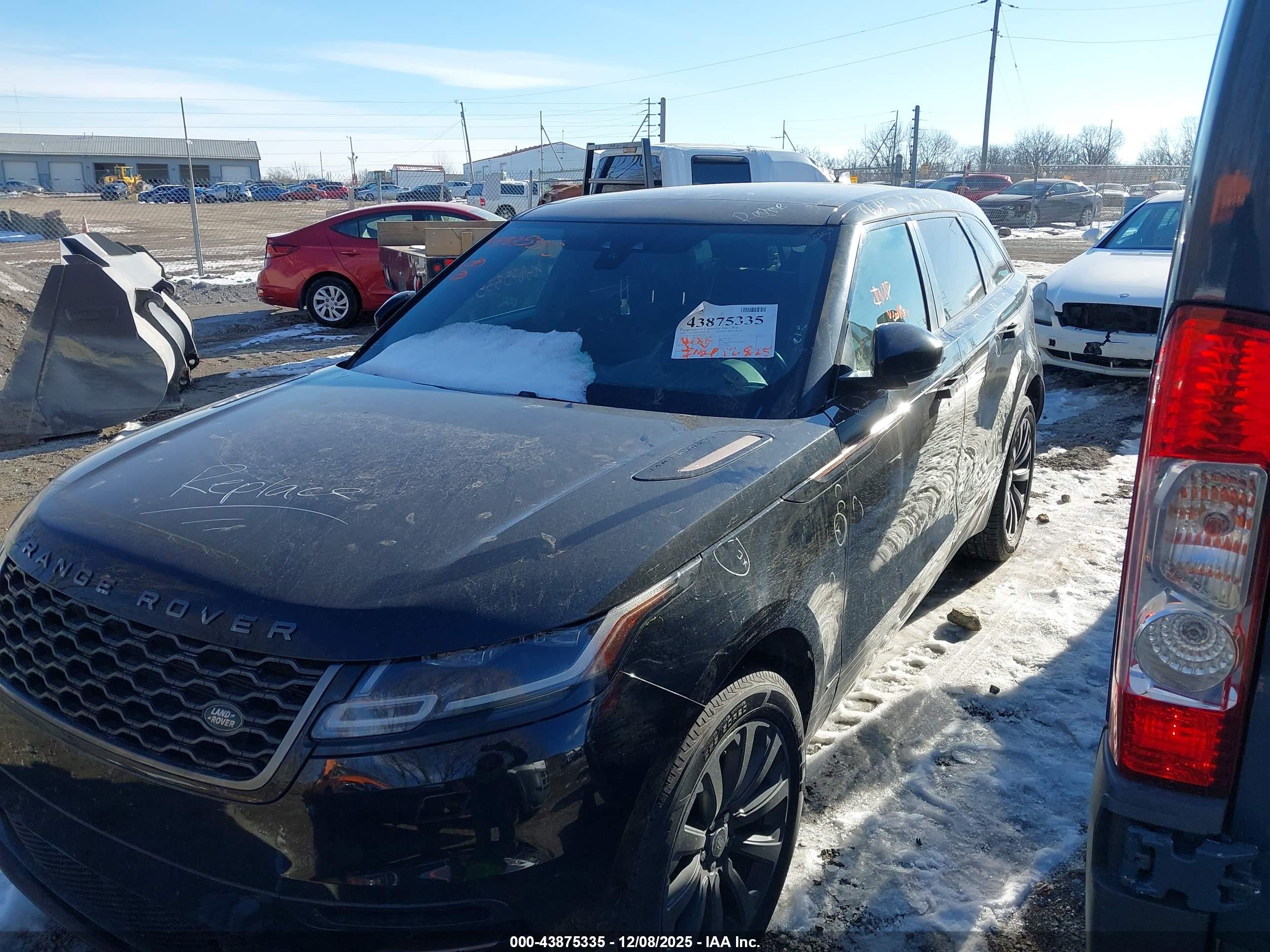 LAND ROVER image 6
