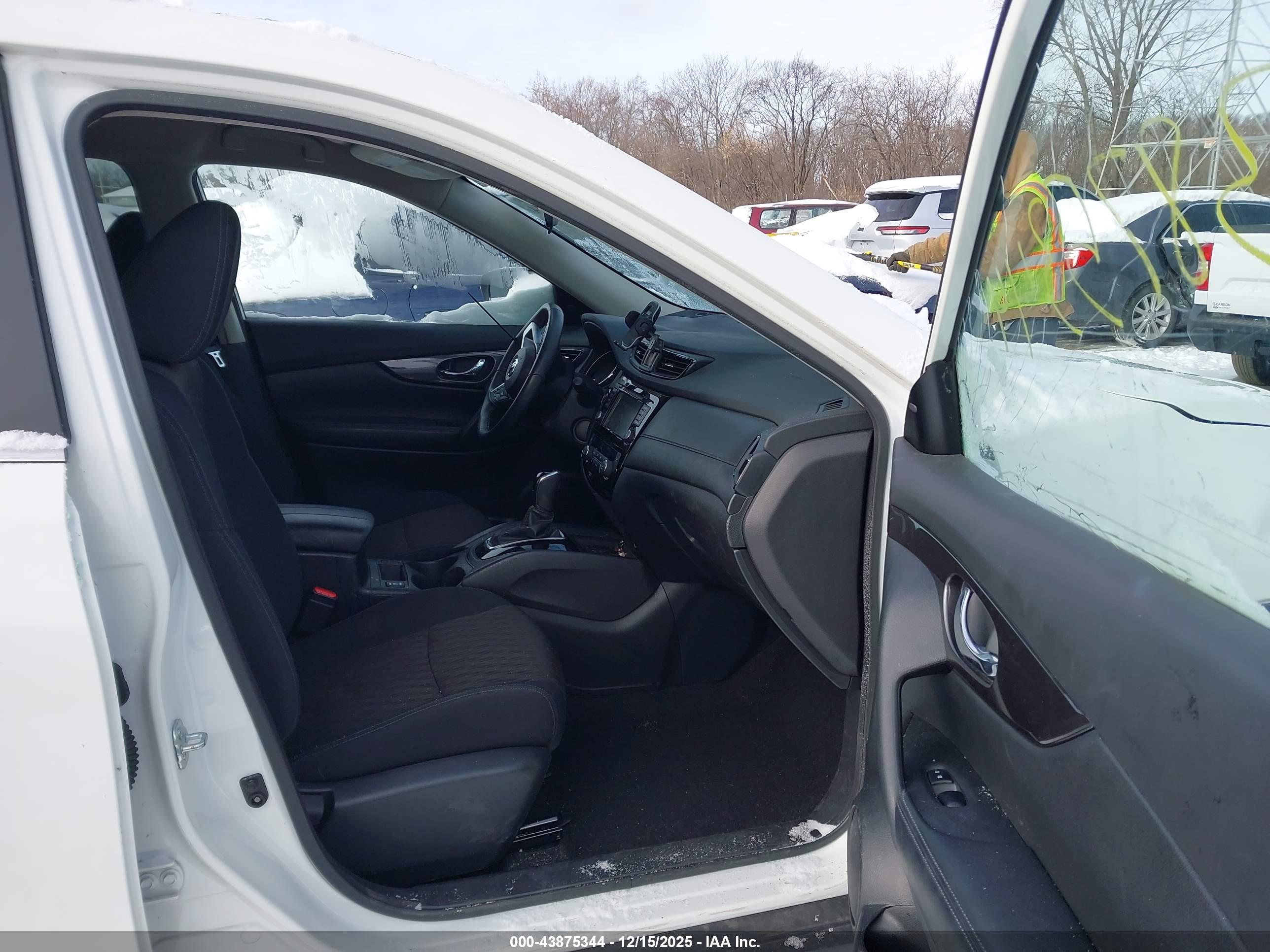 NISSAN ROGUE image 5