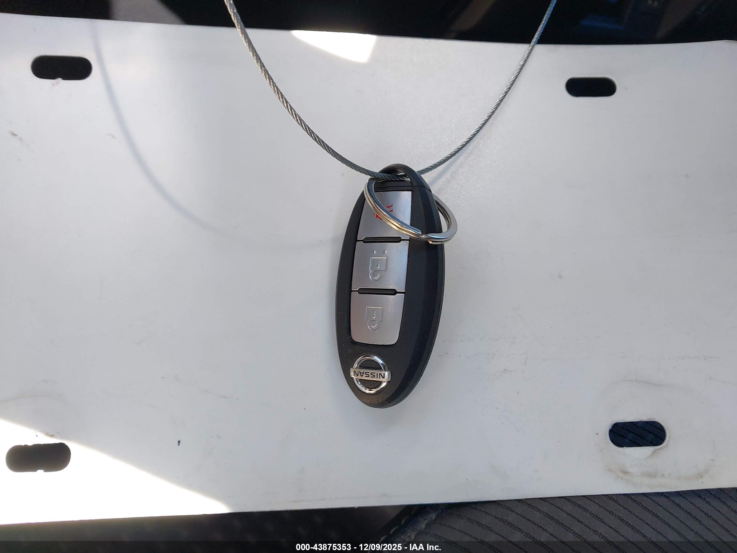 NISSAN TITAN image 11
