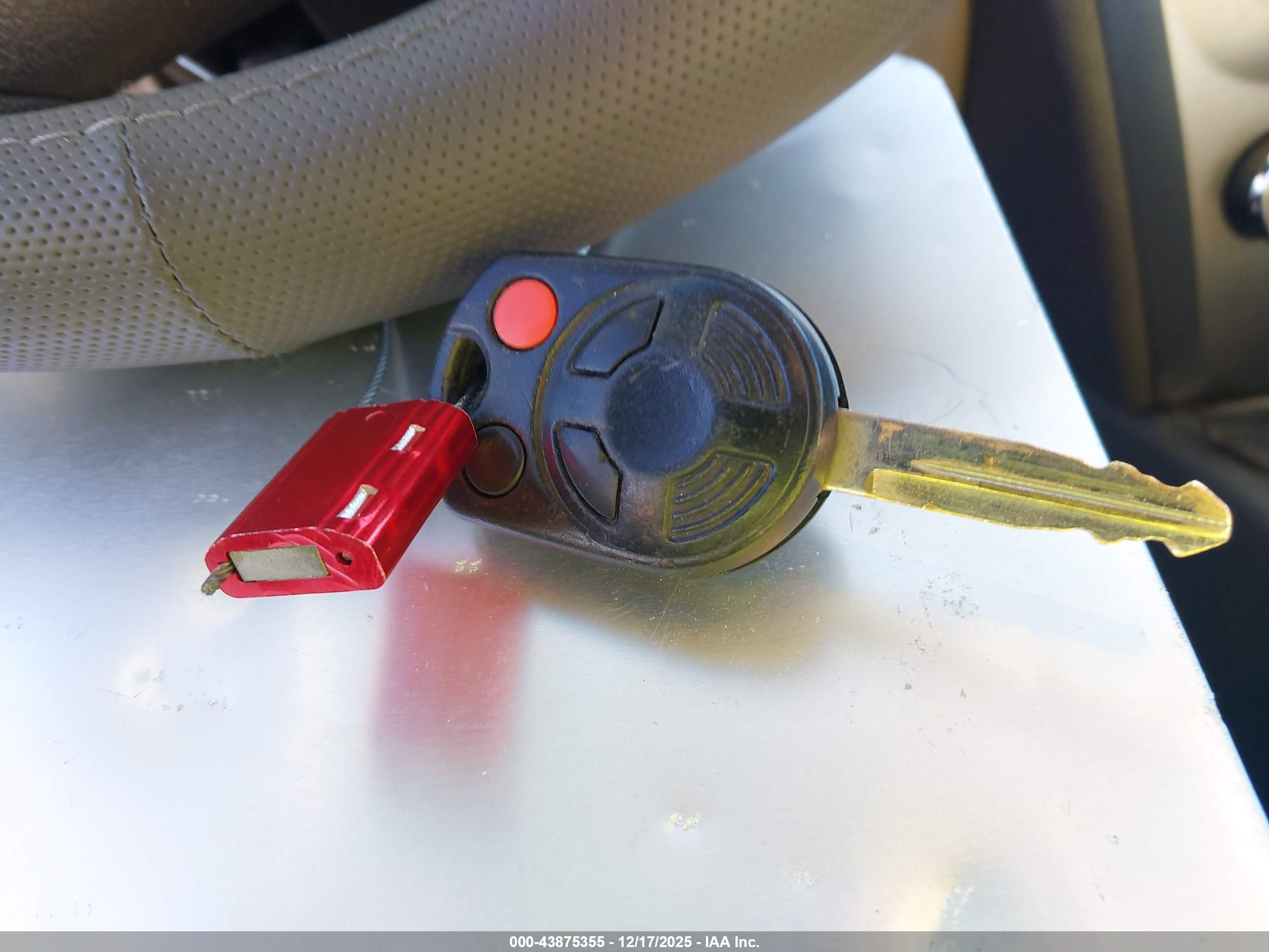 FORD FUSION image 11