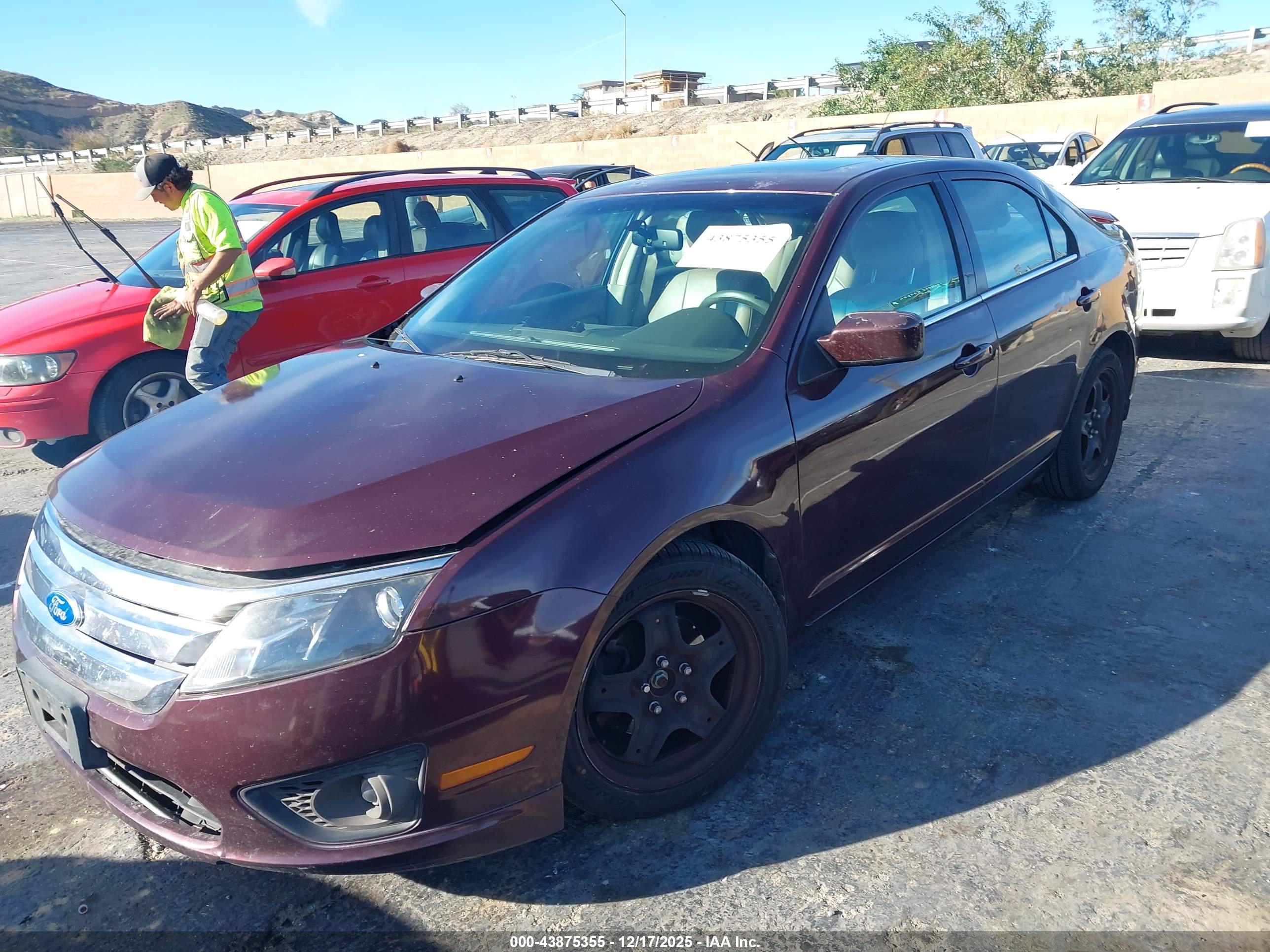 FORD FUSION image 2